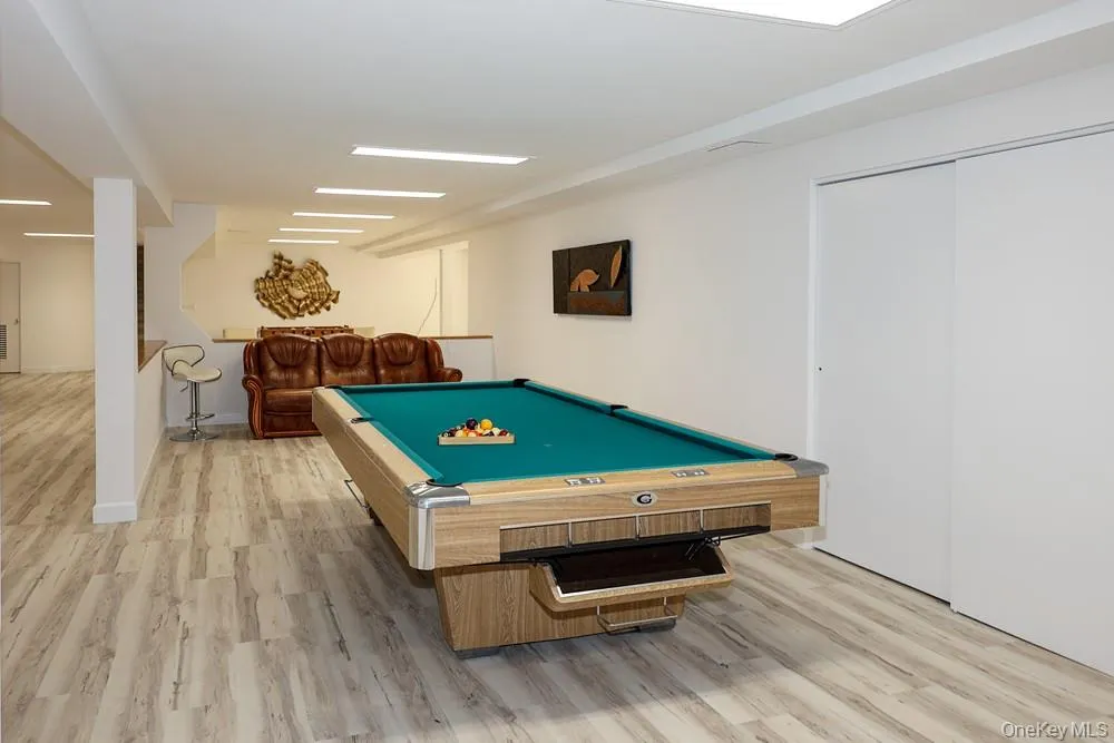 27 Windemere Way, Oyster Bay, NY, 5 Bedrooms Bedrooms, 10 Rooms Rooms,4 BathroomsBathrooms,Residential,For Rent,Windemere,0,1025514 27 Windemere Way, Oyster Bay, NY, 5 Bedrooms Bedrooms, 10 Rooms Rooms,4 BathroomsBathrooms,Residential,For Rent,Windemere,0,1025514