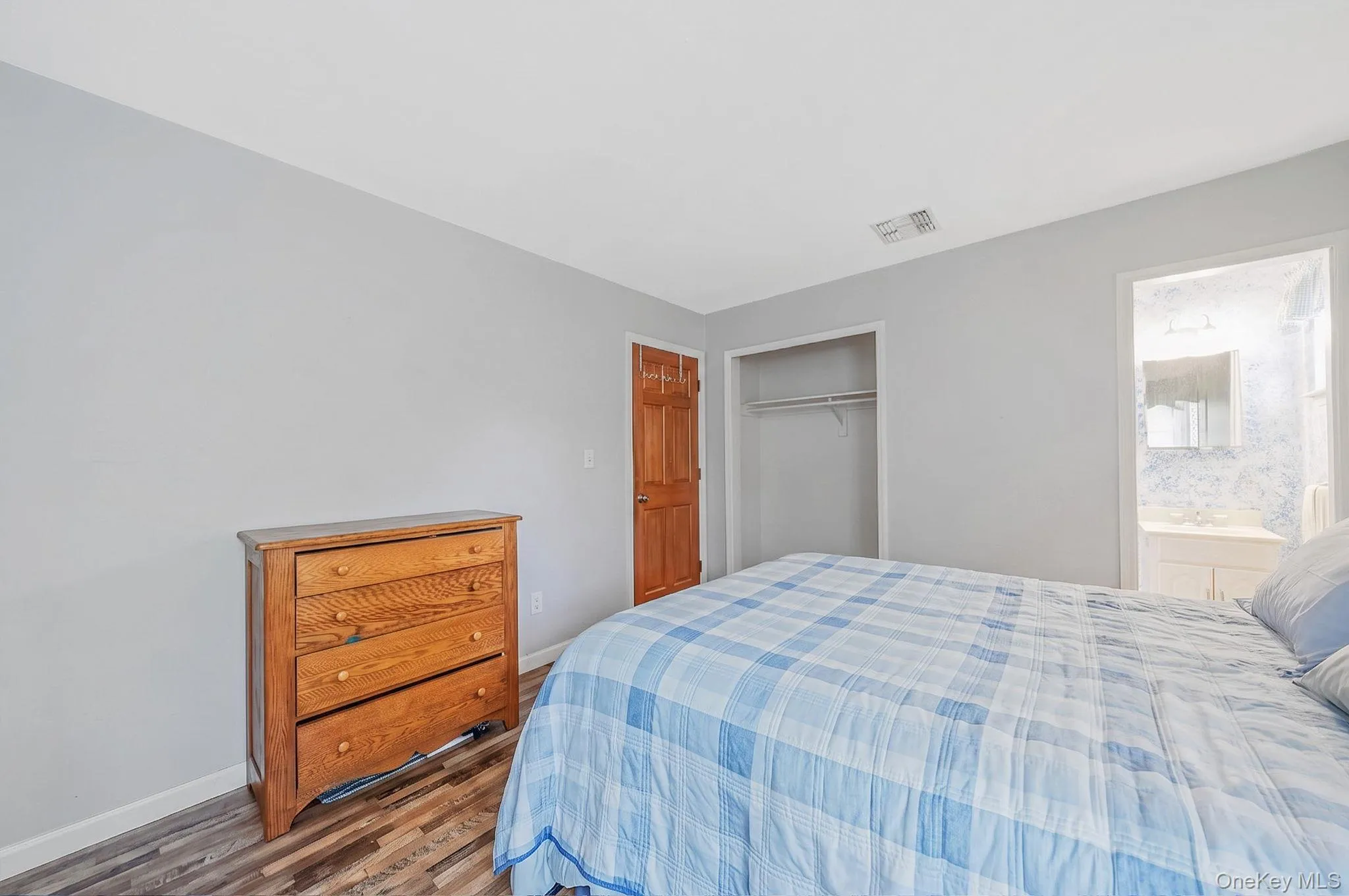 38 1st Street, Islip, NY, 3 Bedrooms Bedrooms, 5 Rooms Rooms,1 BathroomBathrooms,Residential,For Rent,1st,0,1025515 38 1st Street, Islip, NY, 3 Bedrooms Bedrooms, 5 Rooms Rooms,1 BathroomBathrooms,Residential,For Rent,1st,0,1025515