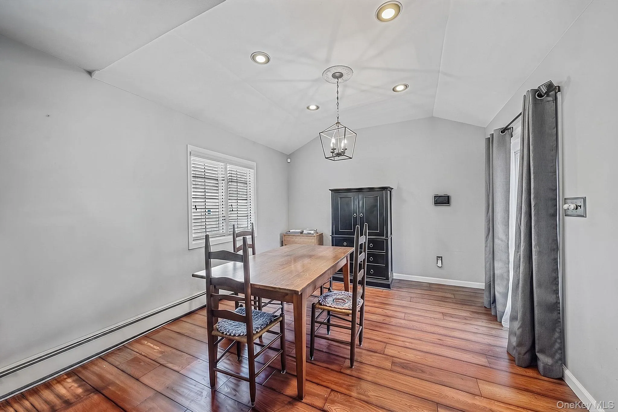 38 1st Street, Islip, NY, 3 Bedrooms Bedrooms, 5 Rooms Rooms,1 BathroomBathrooms,Residential,For Rent,1st,0,1025515 38 1st Street, Islip, NY, 3 Bedrooms Bedrooms, 5 Rooms Rooms,1 BathroomBathrooms,Residential,For Rent,1st,0,1025515