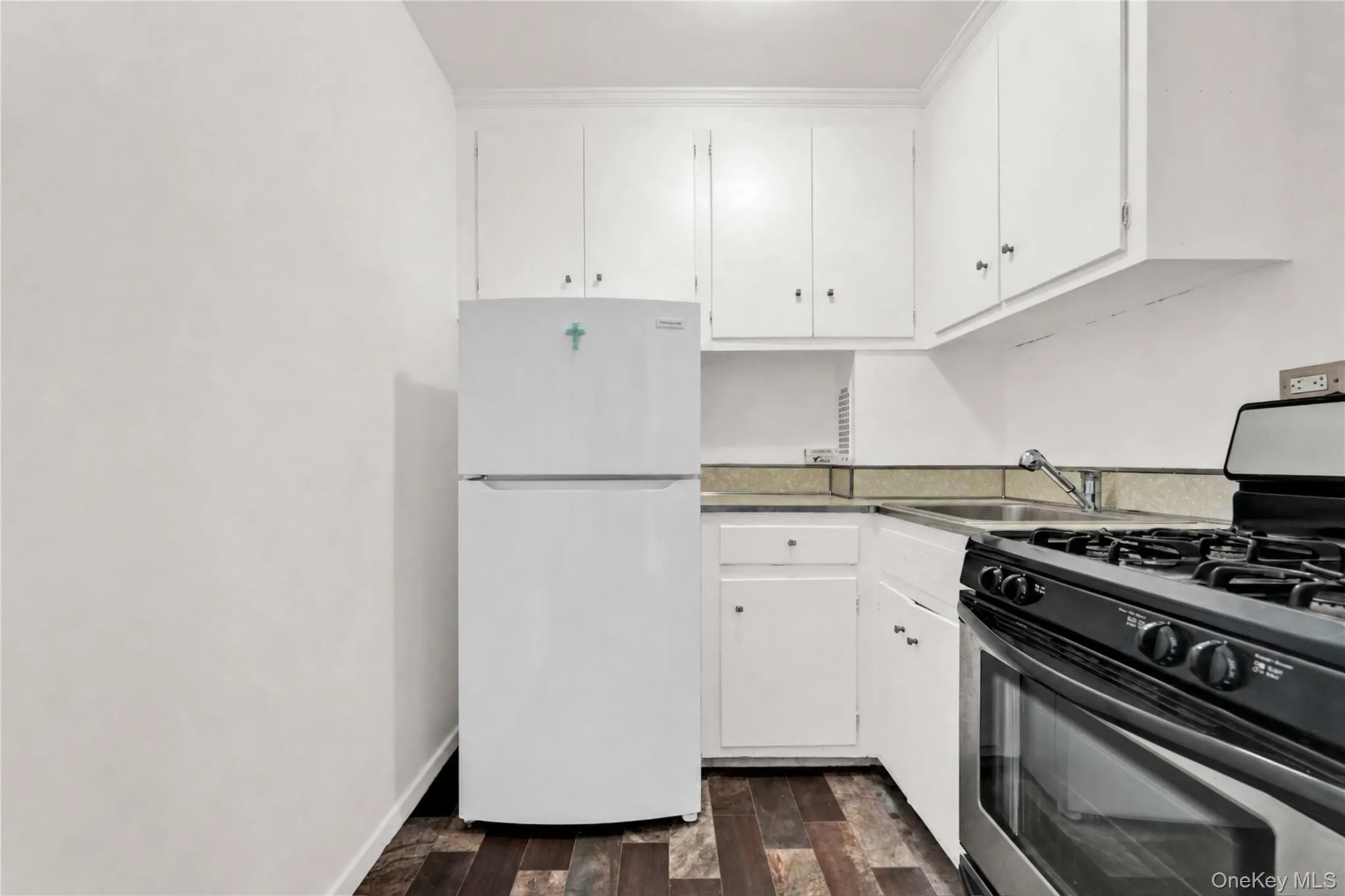164-20 Highland Avenue, New York, NY, 1 Room Rooms,1 BathroomBathrooms,Residential,For Rent,Highland,0,1025521 164-20 Highland Avenue, New York, NY, 1 Room Rooms,1 BathroomBathrooms,Residential,For Rent,Highland,0,1025521