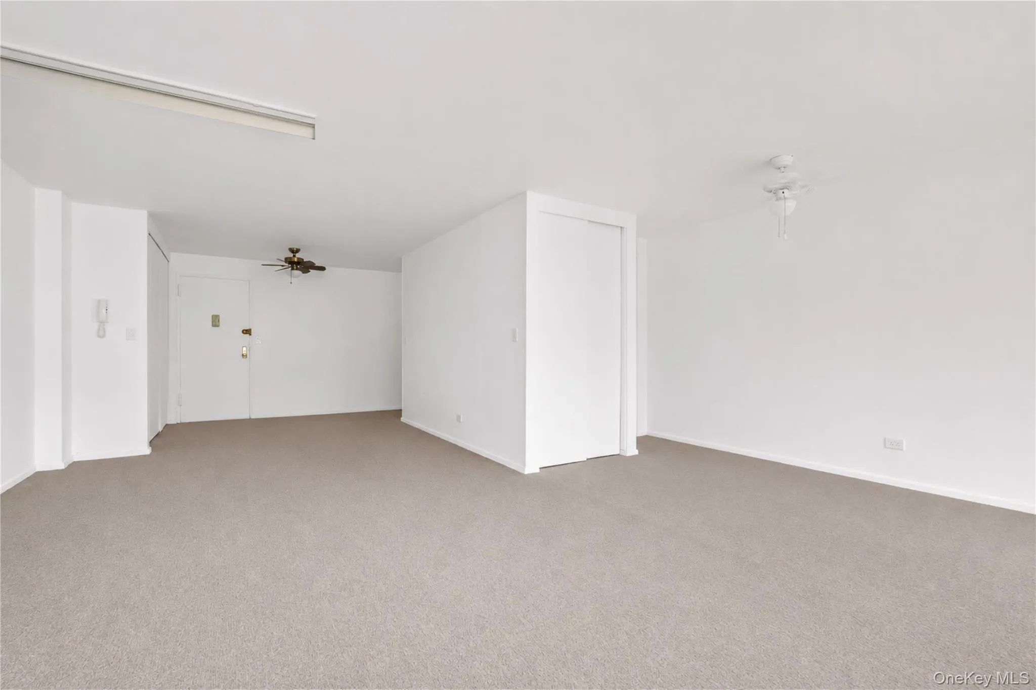 164-20 Highland Avenue, New York, NY, 1 Room Rooms,1 BathroomBathrooms,Residential,For Rent,Highland,0,1025521 164-20 Highland Avenue, New York, NY, 1 Room Rooms,1 BathroomBathrooms,Residential,For Rent,Highland,0,1025521