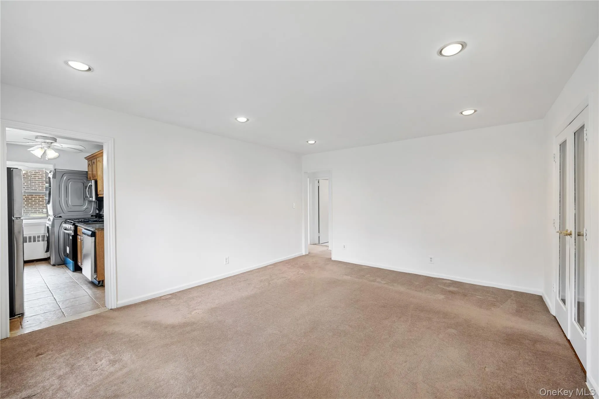252-38 60th Avenue, New York, NY, 3 Bedrooms Bedrooms, 5 Rooms Rooms,1 BathroomBathrooms,Residential,For Rent,60th,0,1025525 252-38 60th Avenue, New York, NY, 3 Bedrooms Bedrooms, 5 Rooms Rooms,1 BathroomBathrooms,Residential,For Rent,60th,0,1025525