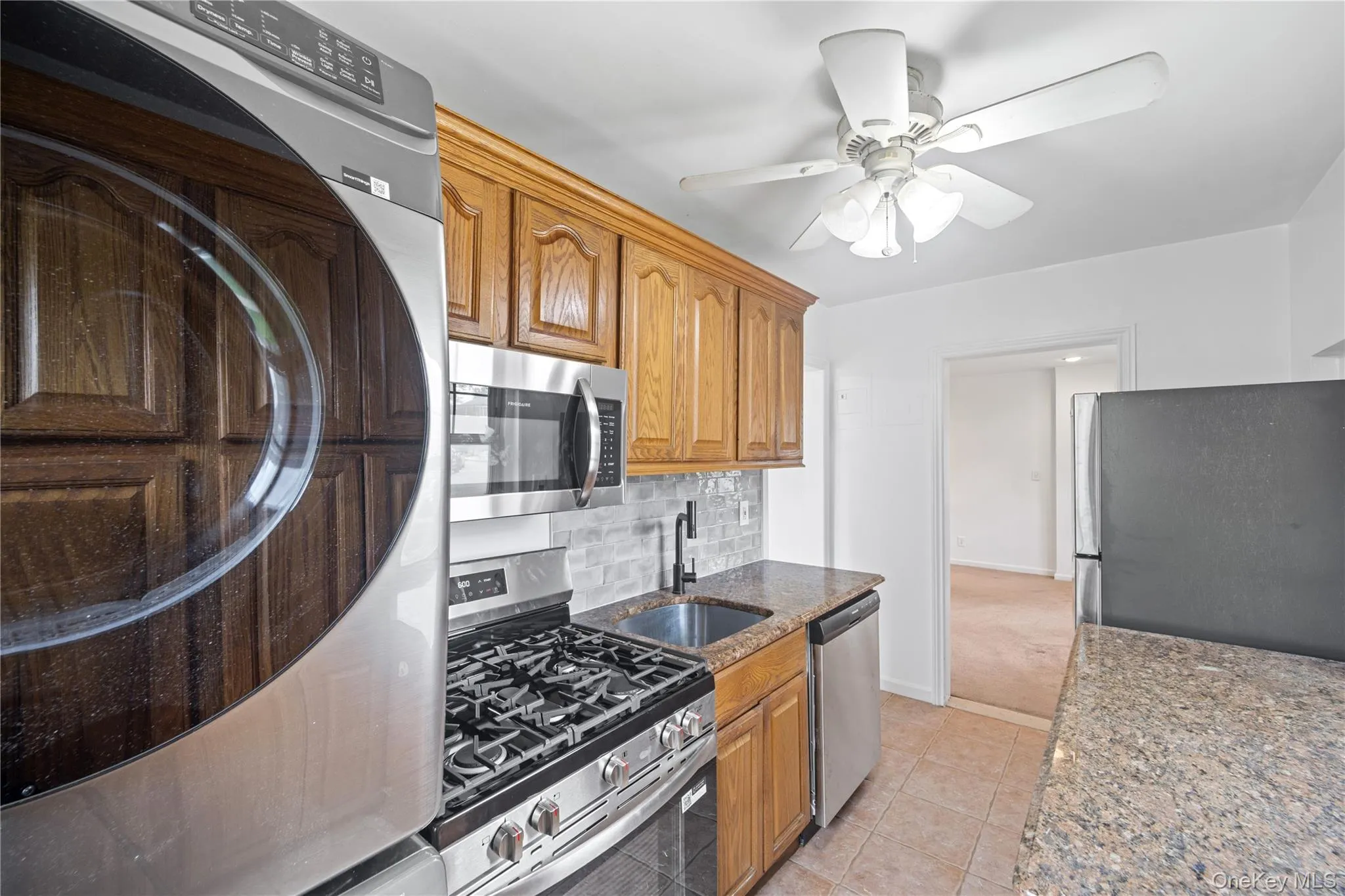 252-38 60th Avenue, New York, NY, 3 Bedrooms Bedrooms, 5 Rooms Rooms,1 BathroomBathrooms,Residential,For Rent,60th,0,1025525 252-38 60th Avenue, New York, NY, 3 Bedrooms Bedrooms, 5 Rooms Rooms,1 BathroomBathrooms,Residential,For Rent,60th,0,1025525