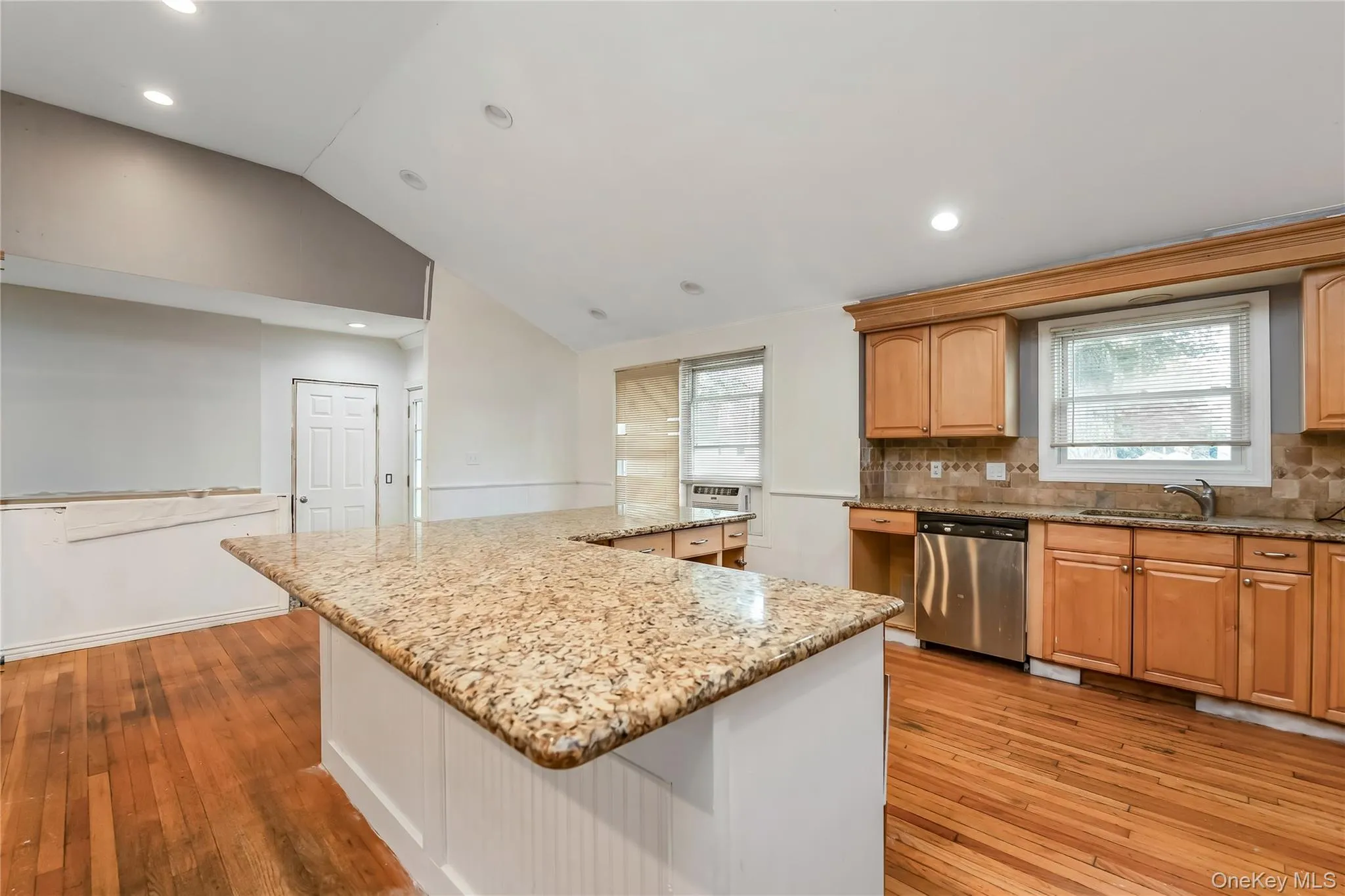 516 Shade Street, Babylon, NY, 3 Bedrooms Bedrooms, 5 Rooms Rooms,1 BathroomBathrooms,Residential,For Rent,Shade,0,1025530 516 Shade Street, Babylon, NY, 3 Bedrooms Bedrooms, 5 Rooms Rooms,1 BathroomBathrooms,Residential,For Rent,Shade,0,1025530