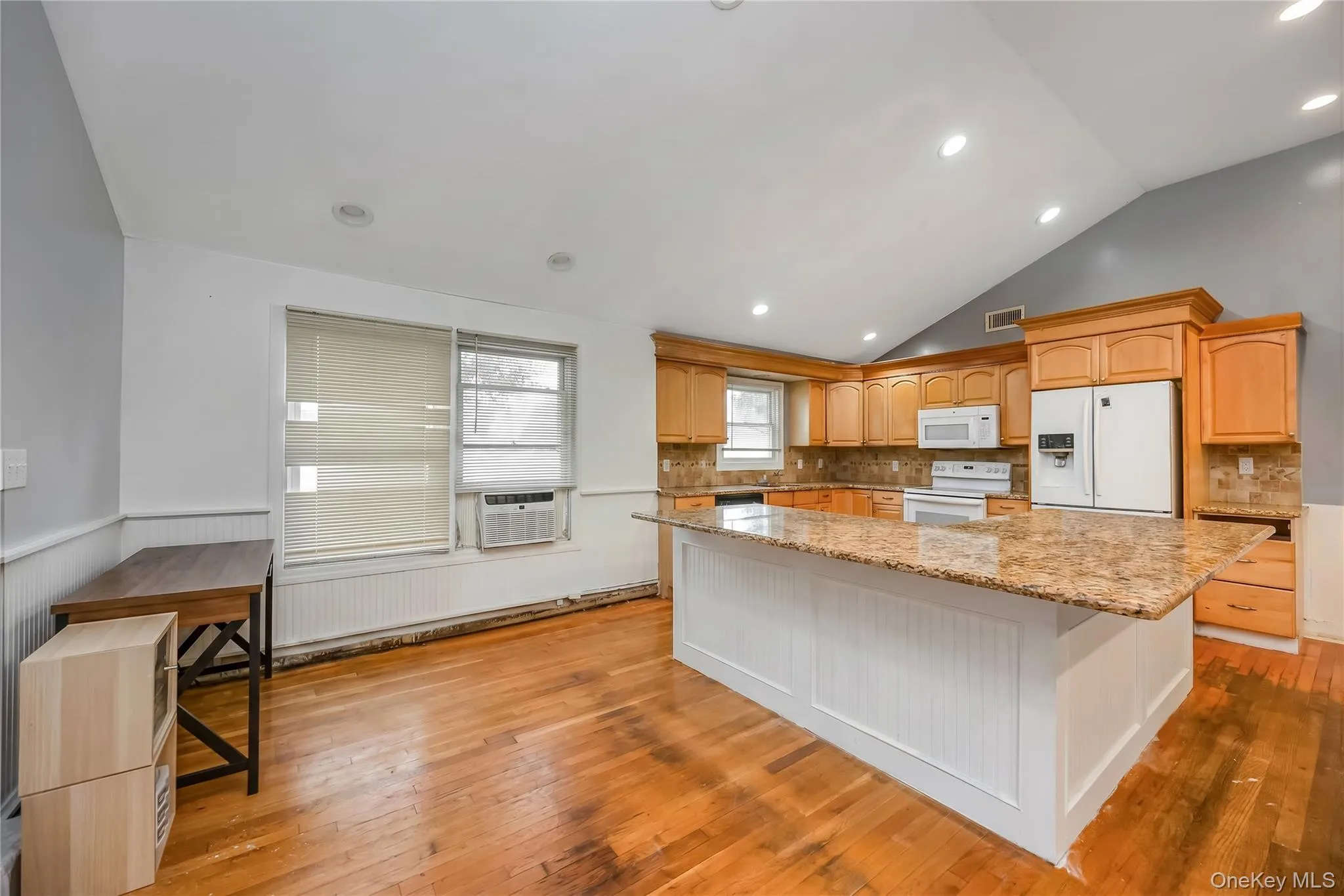 516 Shade Street, Babylon, NY, 3 Bedrooms Bedrooms, 5 Rooms Rooms,1 BathroomBathrooms,Residential,For Rent,Shade,0,1025530 516 Shade Street, Babylon, NY, 3 Bedrooms Bedrooms, 5 Rooms Rooms,1 BathroomBathrooms,Residential,For Rent,Shade,0,1025530