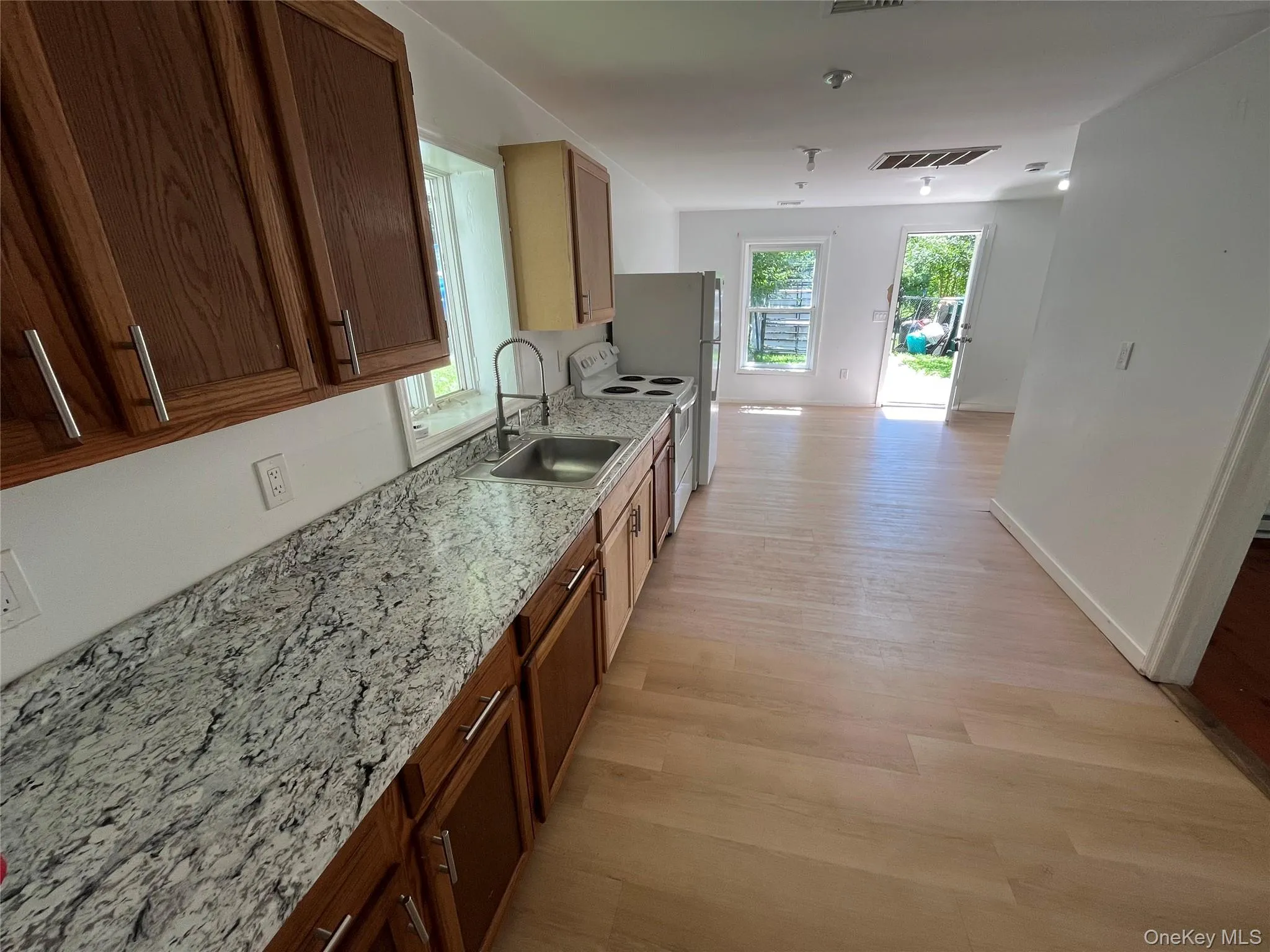 2694 Route 9W, Saugerties, NY, 2 Bedrooms Bedrooms, 4 Rooms Rooms,1 BathroomBathrooms,Residential Lease,For Rent,Route 9W,0,1025534 2694 Route 9W, Saugerties, NY, 2 Bedrooms Bedrooms, 4 Rooms Rooms,1 BathroomBathrooms,Residential Lease,For Rent,Route 9W,0,1025534