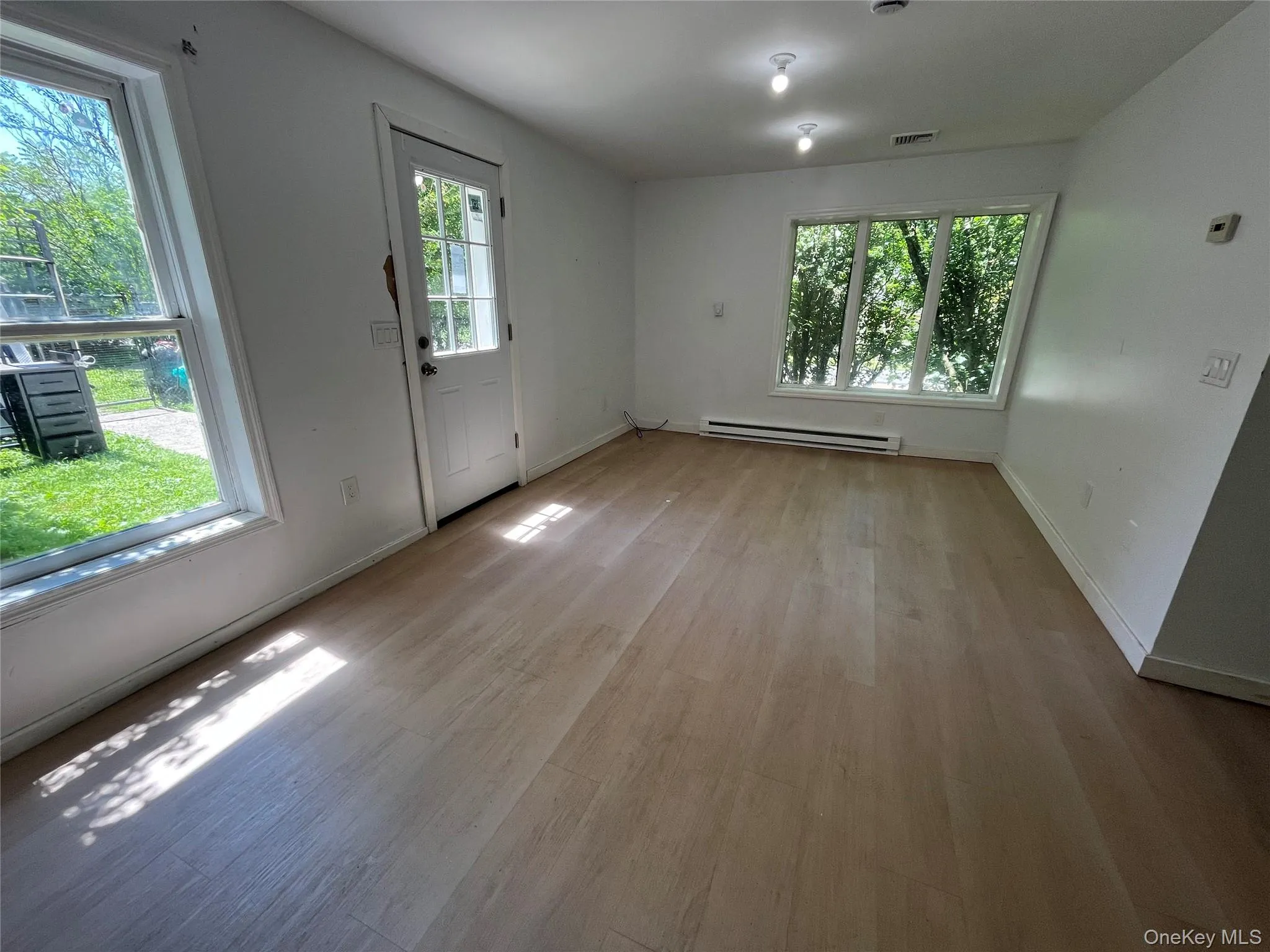 2694 Route 9W, Saugerties, NY, 2 Bedrooms Bedrooms, 4 Rooms Rooms,1 BathroomBathrooms,Residential Lease,For Rent,Route 9W,0,1025534 2694 Route 9W, Saugerties, NY, 2 Bedrooms Bedrooms, 4 Rooms Rooms,1 BathroomBathrooms,Residential Lease,For Rent,Route 9W,0,1025534