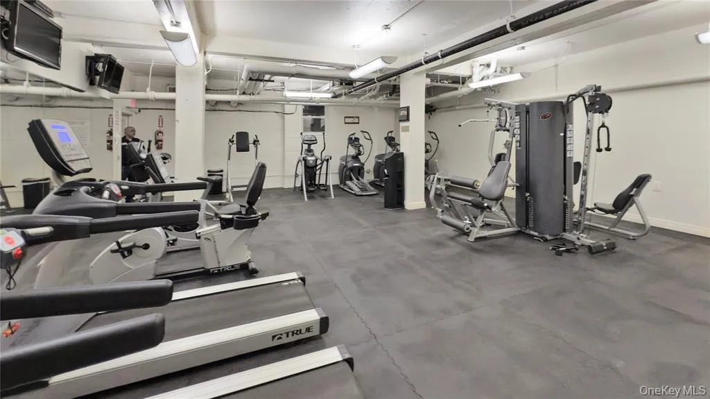 160-10 89th Avenue, New York, NY, 2 Bedrooms Bedrooms, 4 Rooms Rooms,1 BathroomBathrooms,Residential,For Rent,89th,0,1025543 160-10 89th Avenue, New York, NY, 2 Bedrooms Bedrooms, 4 Rooms Rooms,1 BathroomBathrooms,Residential,For Rent,89th,0,1025543