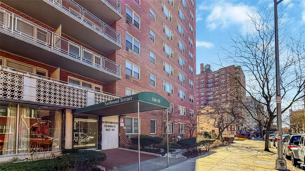 160-10 89th Avenue, New York, NY, 2 Bedrooms Bedrooms, 4 Rooms Rooms,1 BathroomBathrooms,Residential,For Rent,89th,0,1025543 160-10 89th Avenue, New York, NY, 2 Bedrooms Bedrooms, 4 Rooms Rooms,1 BathroomBathrooms,Residential,For Rent,89th,0,1025543