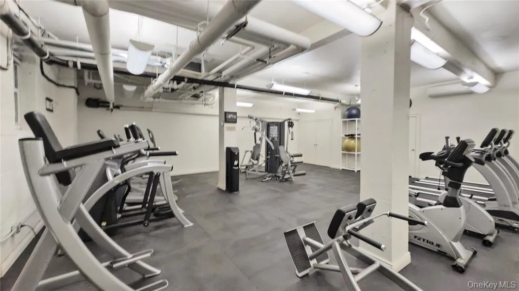 160-10 89th Avenue, New York, NY, 2 Bedrooms Bedrooms, 4 Rooms Rooms,1 BathroomBathrooms,Residential,For Rent,89th,0,1025543 160-10 89th Avenue, New York, NY, 2 Bedrooms Bedrooms, 4 Rooms Rooms,1 BathroomBathrooms,Residential,For Rent,89th,0,1025543