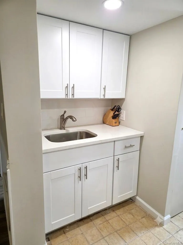 Lower Level Wet Bar. Lower Level Wet Bar.