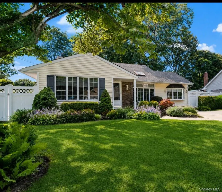 12 Larry Road, Brookhaven, NY, 3 Bedrooms Bedrooms, 8 Rooms Rooms,2 BathroomsBathrooms,Residential,For Rent,Larry,0,1025544 12 Larry Road, Brookhaven, NY, 3 Bedrooms Bedrooms, 8 Rooms Rooms,2 BathroomsBathrooms,Residential,For Rent,Larry,0,1025544