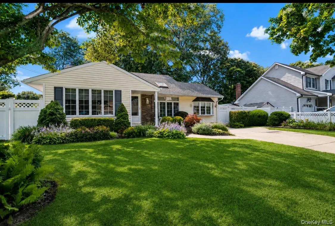 12 Larry Road, Brookhaven, NY, 3 Bedrooms Bedrooms, 8 Rooms Rooms,2 BathroomsBathrooms,Residential,For Rent,Larry,0,1025544 12 Larry Road, Brookhaven, NY, 3 Bedrooms Bedrooms, 8 Rooms Rooms,2 BathroomsBathrooms,Residential,For Rent,Larry,0,1025544