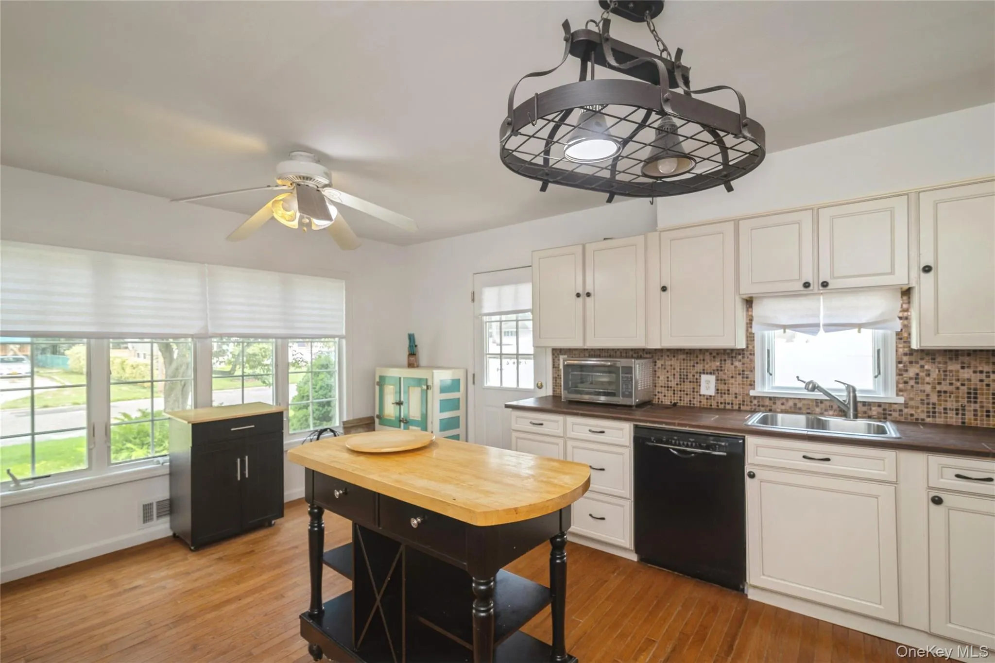 12 Larry Road, Brookhaven, NY, 3 Bedrooms Bedrooms, 8 Rooms Rooms,2 BathroomsBathrooms,Residential,For Rent,Larry,0,1025544 12 Larry Road, Brookhaven, NY, 3 Bedrooms Bedrooms, 8 Rooms Rooms,2 BathroomsBathrooms,Residential,For Rent,Larry,0,1025544