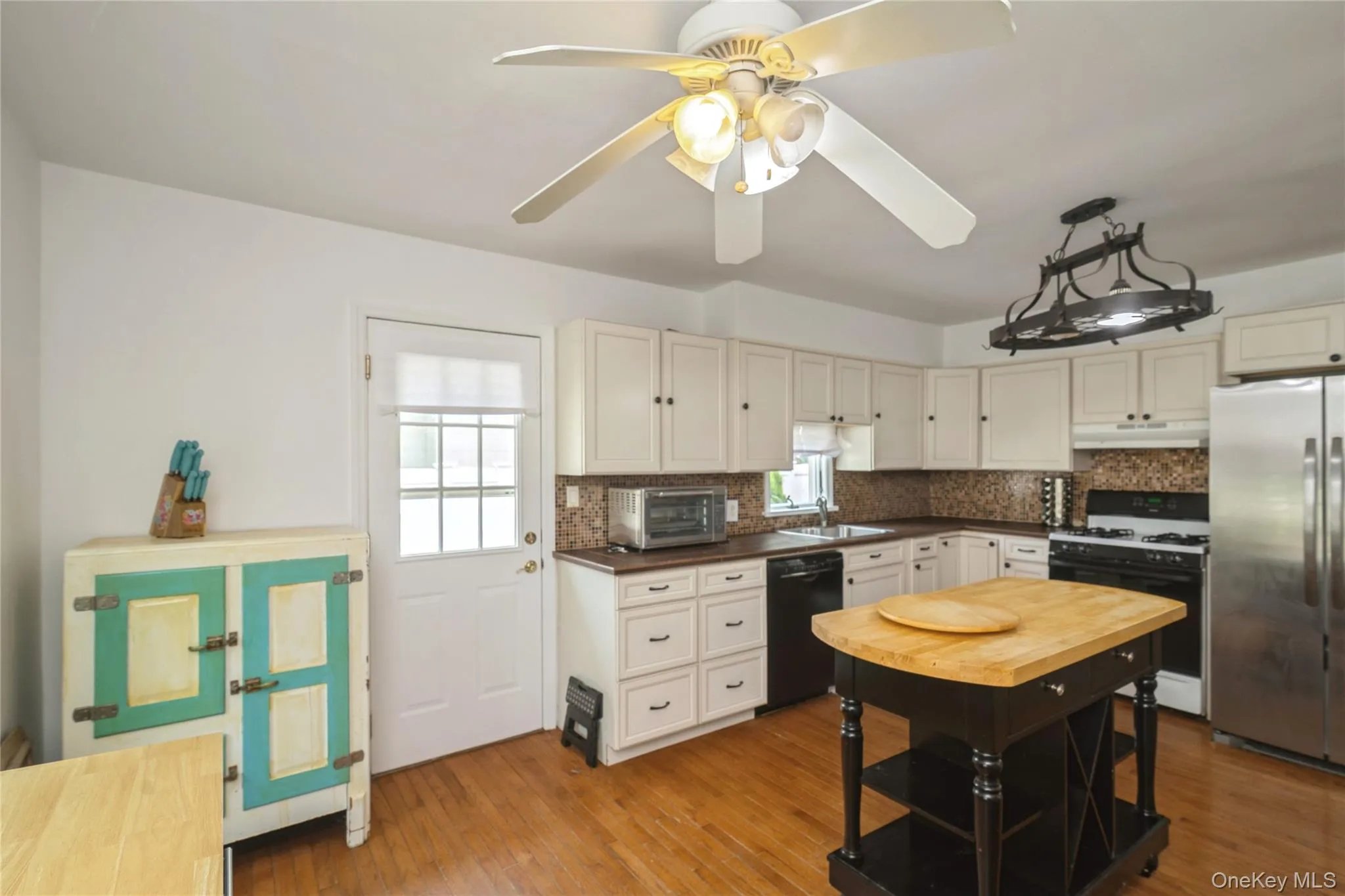 12 Larry Road, Brookhaven, NY, 3 Bedrooms Bedrooms, 8 Rooms Rooms,2 BathroomsBathrooms,Residential,For Rent,Larry,0,1025544 12 Larry Road, Brookhaven, NY, 3 Bedrooms Bedrooms, 8 Rooms Rooms,2 BathroomsBathrooms,Residential,For Rent,Larry,0,1025544