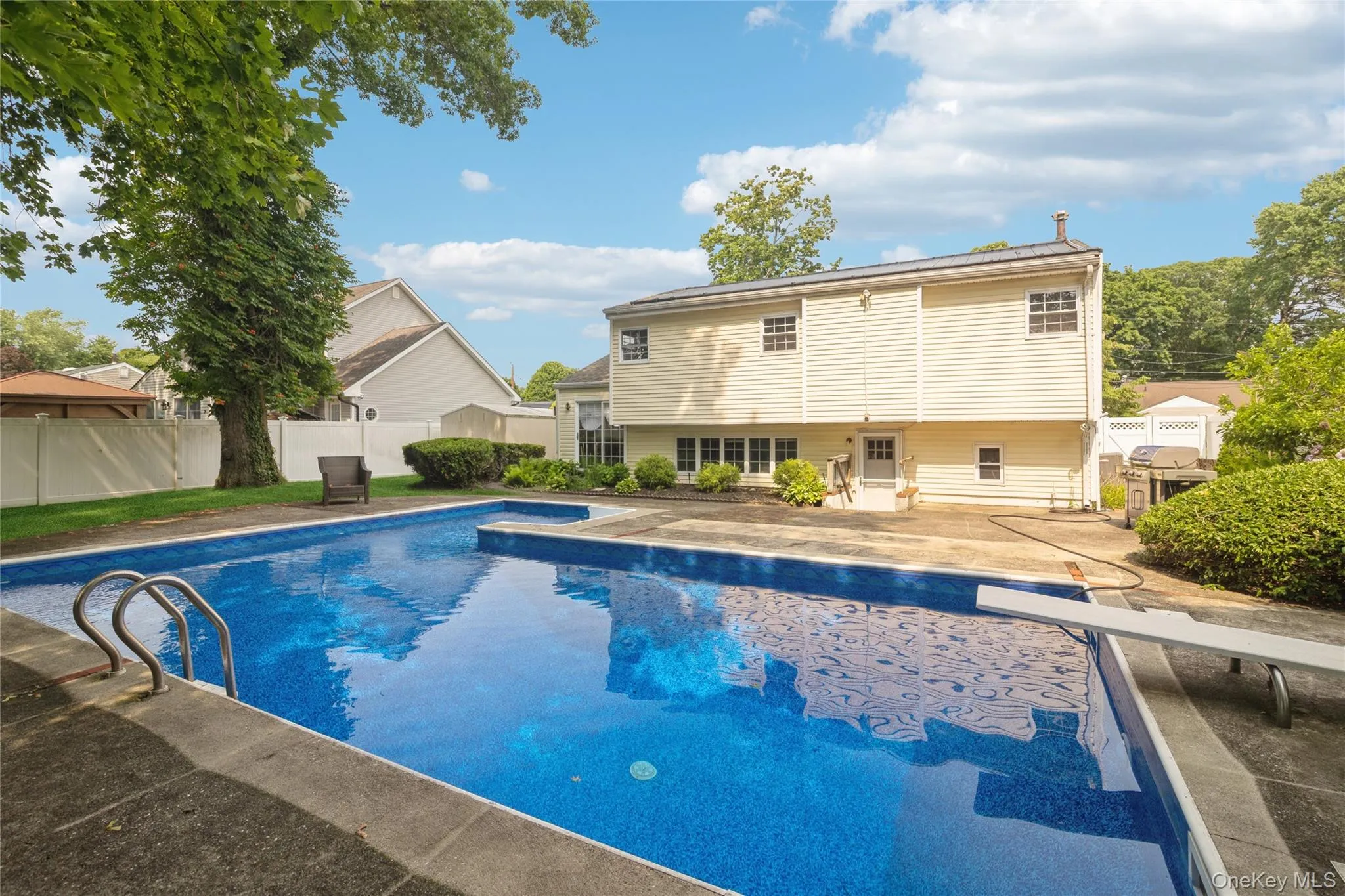 12 Larry Road, Brookhaven, NY, 3 Bedrooms Bedrooms, 8 Rooms Rooms,2 BathroomsBathrooms,Residential,For Rent,Larry,0,1025544 12 Larry Road, Brookhaven, NY, 3 Bedrooms Bedrooms, 8 Rooms Rooms,2 BathroomsBathrooms,Residential,For Rent,Larry,0,1025544
