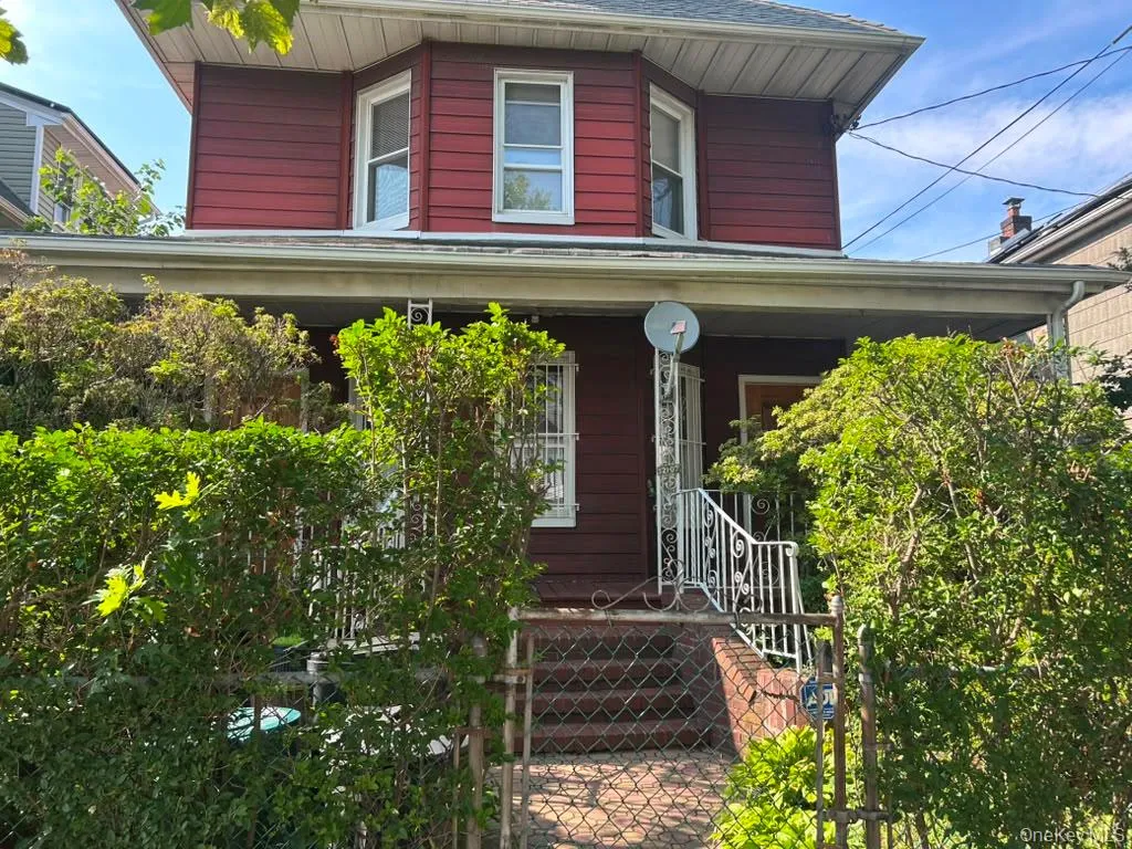 121-07 97th Avenue, New York, NY, 2 Bedrooms Bedrooms, 6 Rooms Rooms,1 BathroomBathrooms,Residential Lease,For Rent,97th,0,1025546 121-07 97th Avenue, New York, NY, 2 Bedrooms Bedrooms, 6 Rooms Rooms,1 BathroomBathrooms,Residential Lease,For Rent,97th,0,1025546