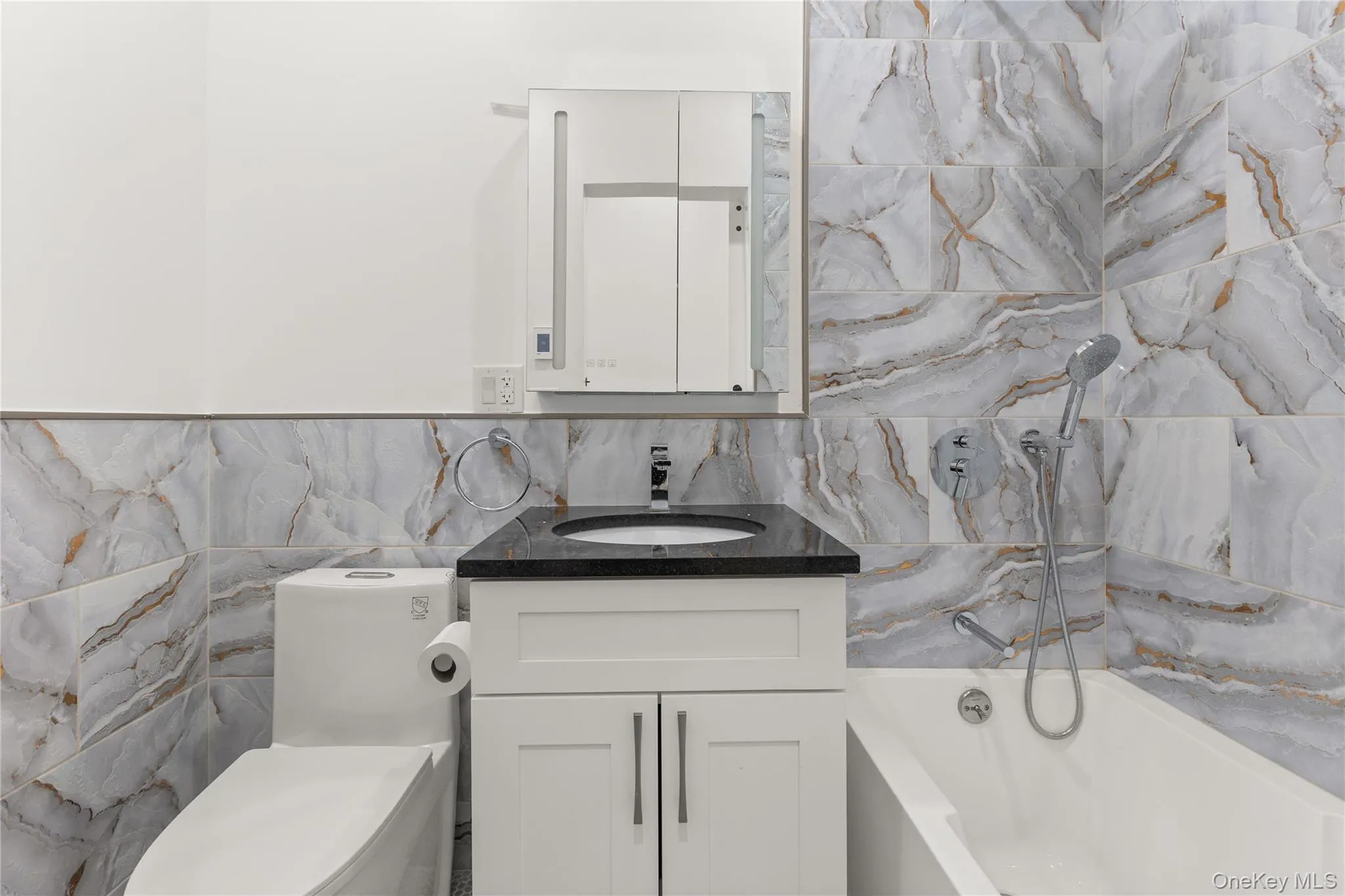 6133 Palmetto Street, New York, NY, 3 Bedrooms Bedrooms, 6 Rooms Rooms,1 BathroomBathrooms,Residential Lease,For Rent,Palmetto,0,1025560 6133 Palmetto Street, New York, NY, 3 Bedrooms Bedrooms, 6 Rooms Rooms,1 BathroomBathrooms,Residential Lease,For Rent,Palmetto,0,1025560