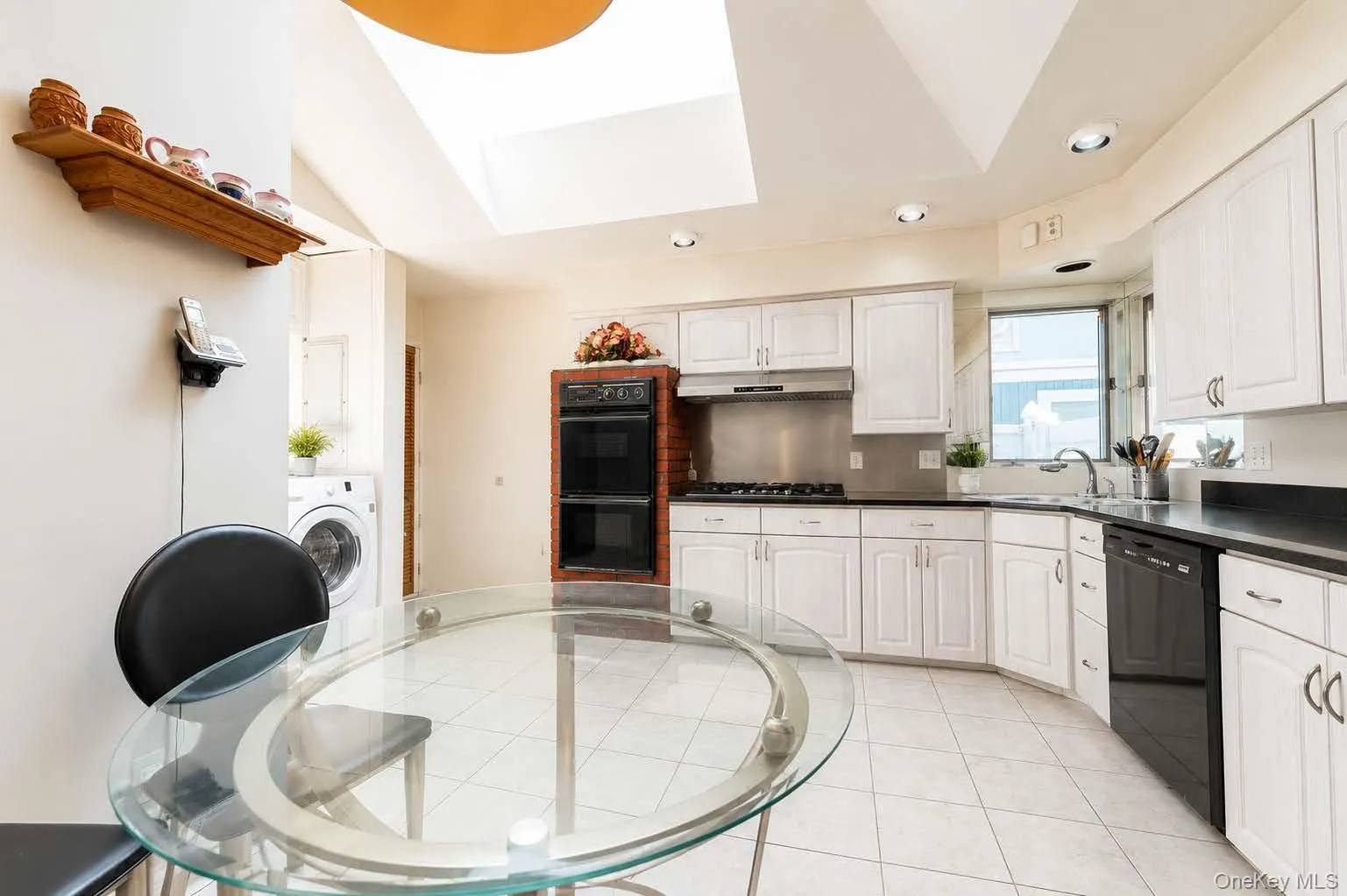 930 Balfour Street, Hempstead, NY, 3 Bedrooms Bedrooms, 7 Rooms Rooms,2 BathroomsBathrooms,Residential,For Rent,Balfour,0,1025563 930 Balfour Street, Hempstead, NY, 3 Bedrooms Bedrooms, 7 Rooms Rooms,2 BathroomsBathrooms,Residential,For Rent,Balfour,0,1025563