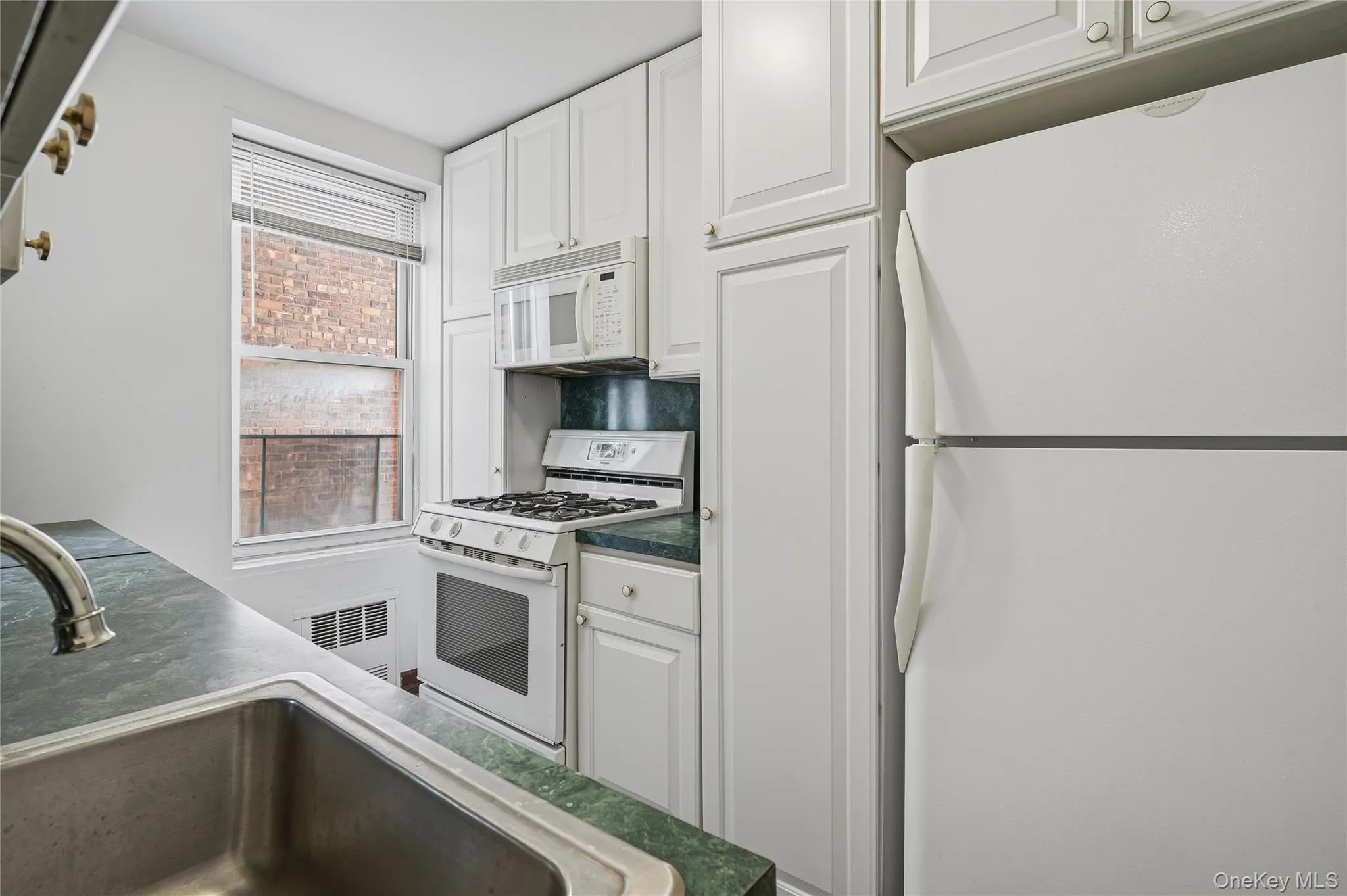 7510 Yellowstone Boulevard, New York, NY, 2 Bedrooms Bedrooms, 6 Rooms Rooms,1 BathroomBathrooms,Residential,For Rent,Yellowstone,0,1025576 7510 Yellowstone Boulevard, New York, NY, 2 Bedrooms Bedrooms, 6 Rooms Rooms,1 BathroomBathrooms,Residential,For Rent,Yellowstone,0,1025576
