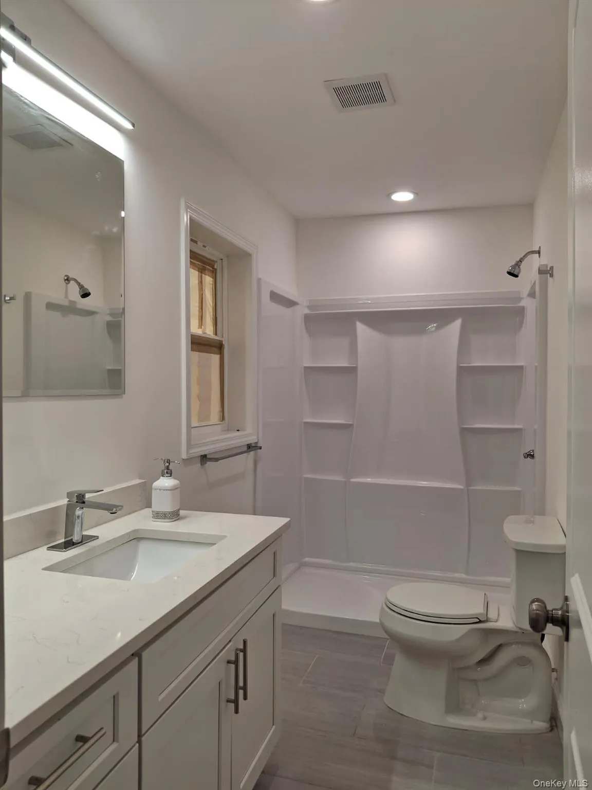 194 Beach 25th Street, New York, NY, 3 Bedrooms Bedrooms, 6 Rooms Rooms,1 BathroomBathrooms,Residential,For Rent,Beach 25th,0,1025580 194 Beach 25th Street, New York, NY, 3 Bedrooms Bedrooms, 6 Rooms Rooms,1 BathroomBathrooms,Residential,For Rent,Beach 25th,0,1025580