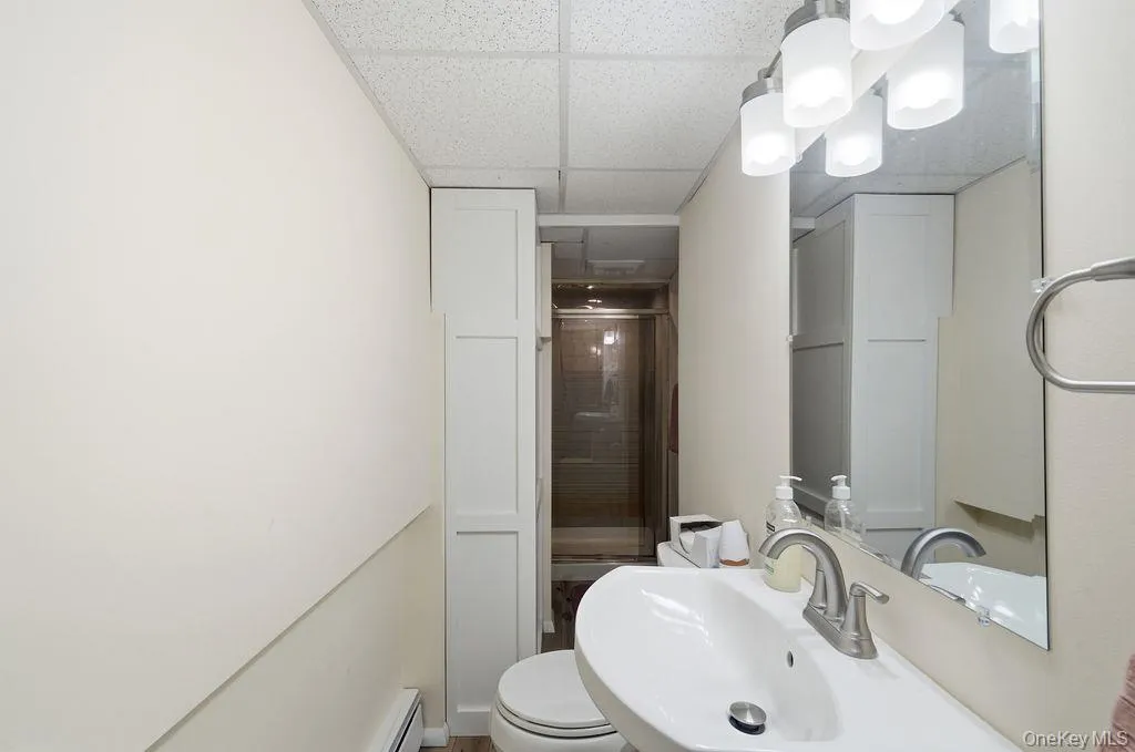 432 Wildwood Road, Islip, NY, 3 Bedrooms Bedrooms, 7 Rooms Rooms,2 BathroomsBathrooms,Residential,For Rent,Wildwood,0,1025589 432 Wildwood Road, Islip, NY, 3 Bedrooms Bedrooms, 7 Rooms Rooms,2 BathroomsBathrooms,Residential,For Rent,Wildwood,0,1025589