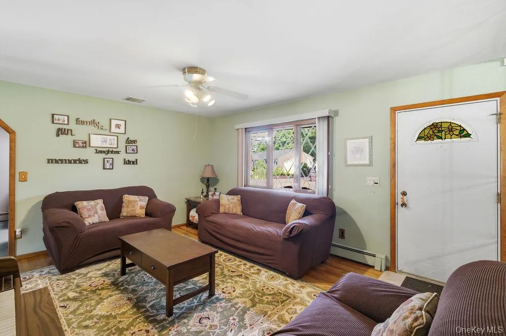 432 Wildwood Road, Islip, NY, 3 Bedrooms Bedrooms, 7 Rooms Rooms,2 BathroomsBathrooms,Residential,For Rent,Wildwood,0,1025589 432 Wildwood Road, Islip, NY, 3 Bedrooms Bedrooms, 7 Rooms Rooms,2 BathroomsBathrooms,Residential,For Rent,Wildwood,0,1025589
