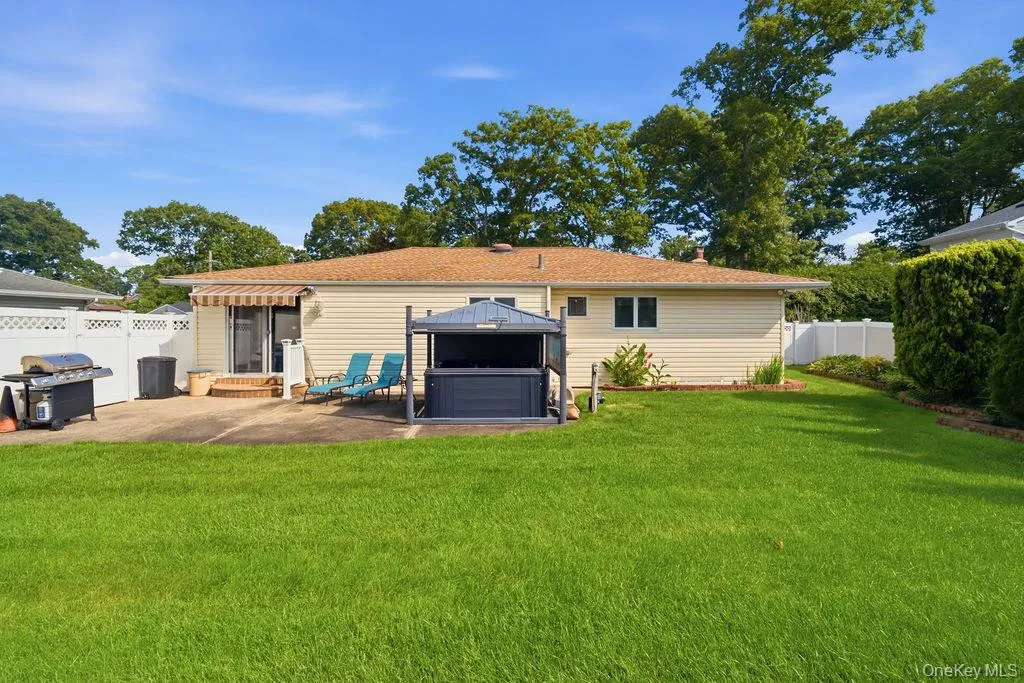 432 Wildwood Road, Islip, NY, 3 Bedrooms Bedrooms, 7 Rooms Rooms,2 BathroomsBathrooms,Residential,For Rent,Wildwood,0,1025589 432 Wildwood Road, Islip, NY, 3 Bedrooms Bedrooms, 7 Rooms Rooms,2 BathroomsBathrooms,Residential,For Rent,Wildwood,0,1025589