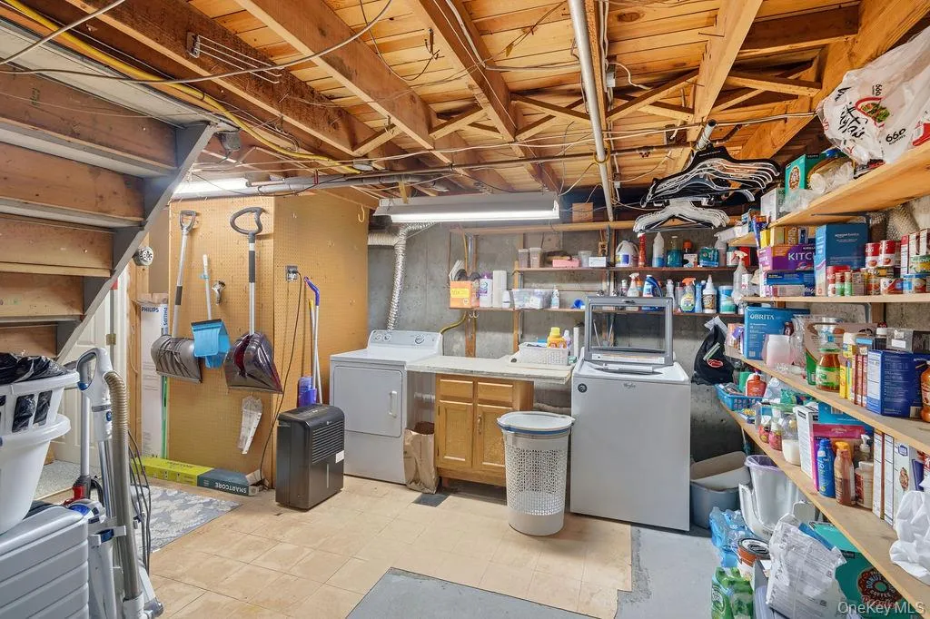 432 Wildwood Road, Islip, NY, 3 Bedrooms Bedrooms, 7 Rooms Rooms,2 BathroomsBathrooms,Residential,For Rent,Wildwood,0,1025589 432 Wildwood Road, Islip, NY, 3 Bedrooms Bedrooms, 7 Rooms Rooms,2 BathroomsBathrooms,Residential,For Rent,Wildwood,0,1025589