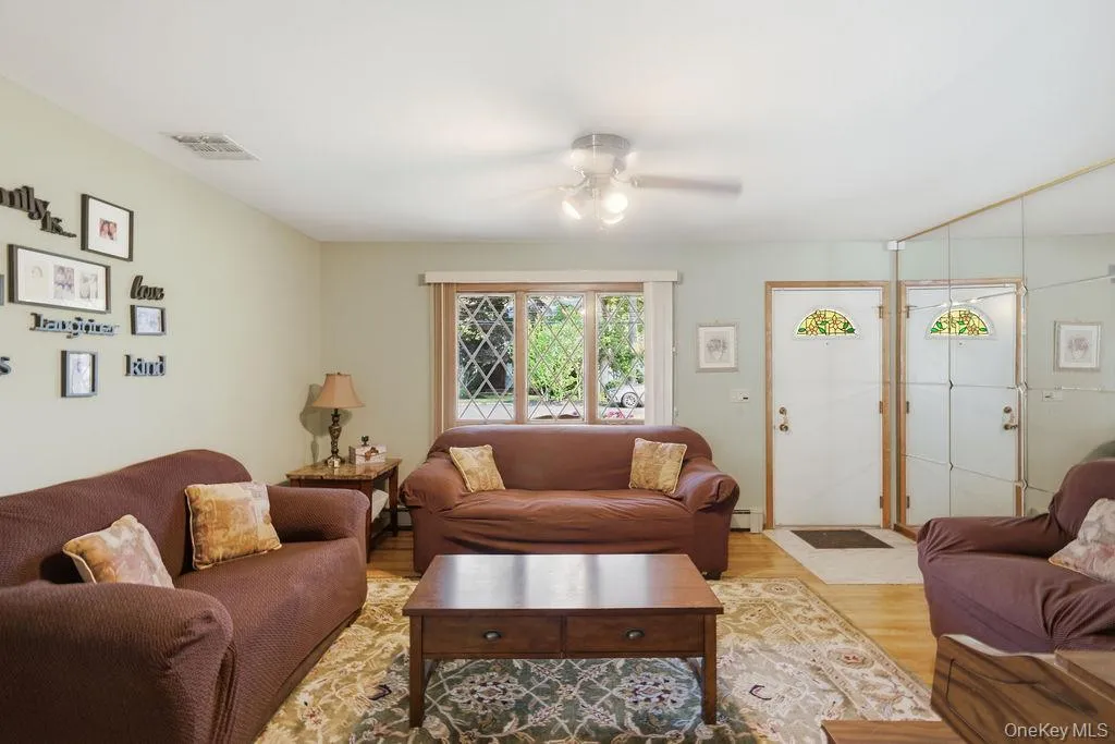 432 Wildwood Road, Islip, NY, 3 Bedrooms Bedrooms, 7 Rooms Rooms,2 BathroomsBathrooms,Residential,For Rent,Wildwood,0,1025589 432 Wildwood Road, Islip, NY, 3 Bedrooms Bedrooms, 7 Rooms Rooms,2 BathroomsBathrooms,Residential,For Rent,Wildwood,0,1025589