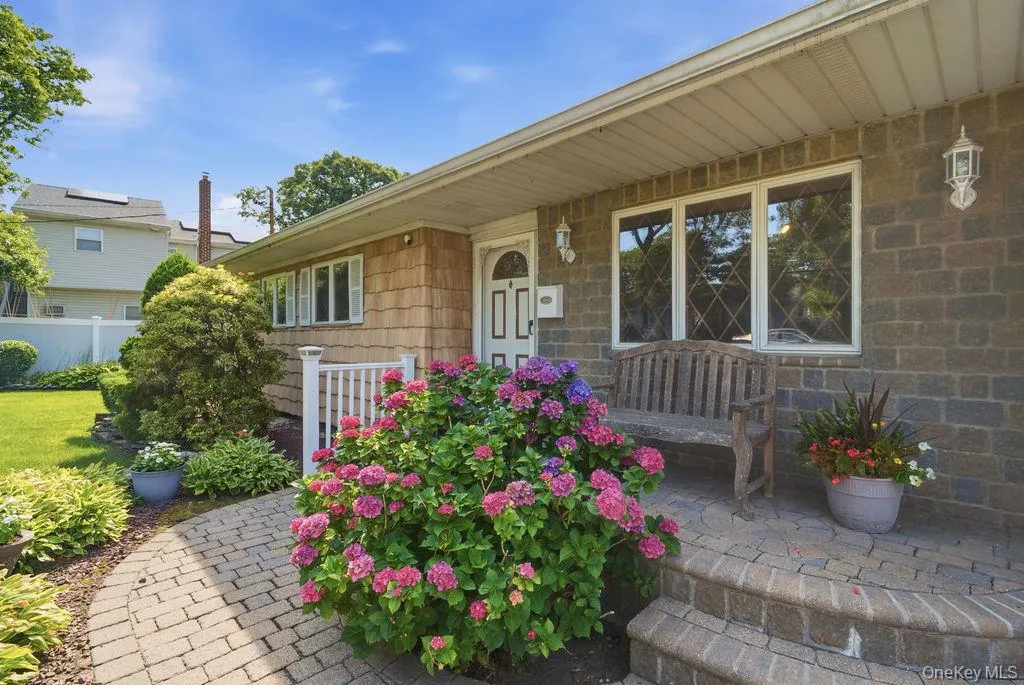 432 Wildwood Road, Islip, NY, 3 Bedrooms Bedrooms, 7 Rooms Rooms,2 BathroomsBathrooms,Residential,For Rent,Wildwood,0,1025589 432 Wildwood Road, Islip, NY, 3 Bedrooms Bedrooms, 7 Rooms Rooms,2 BathroomsBathrooms,Residential,For Rent,Wildwood,0,1025589