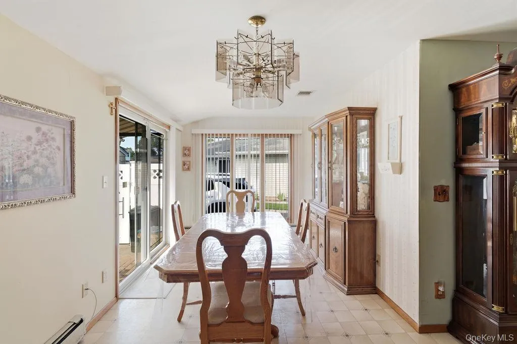432 Wildwood Road, Islip, NY, 3 Bedrooms Bedrooms, 7 Rooms Rooms,2 BathroomsBathrooms,Residential,For Rent,Wildwood,0,1025589 432 Wildwood Road, Islip, NY, 3 Bedrooms Bedrooms, 7 Rooms Rooms,2 BathroomsBathrooms,Residential,For Rent,Wildwood,0,1025589