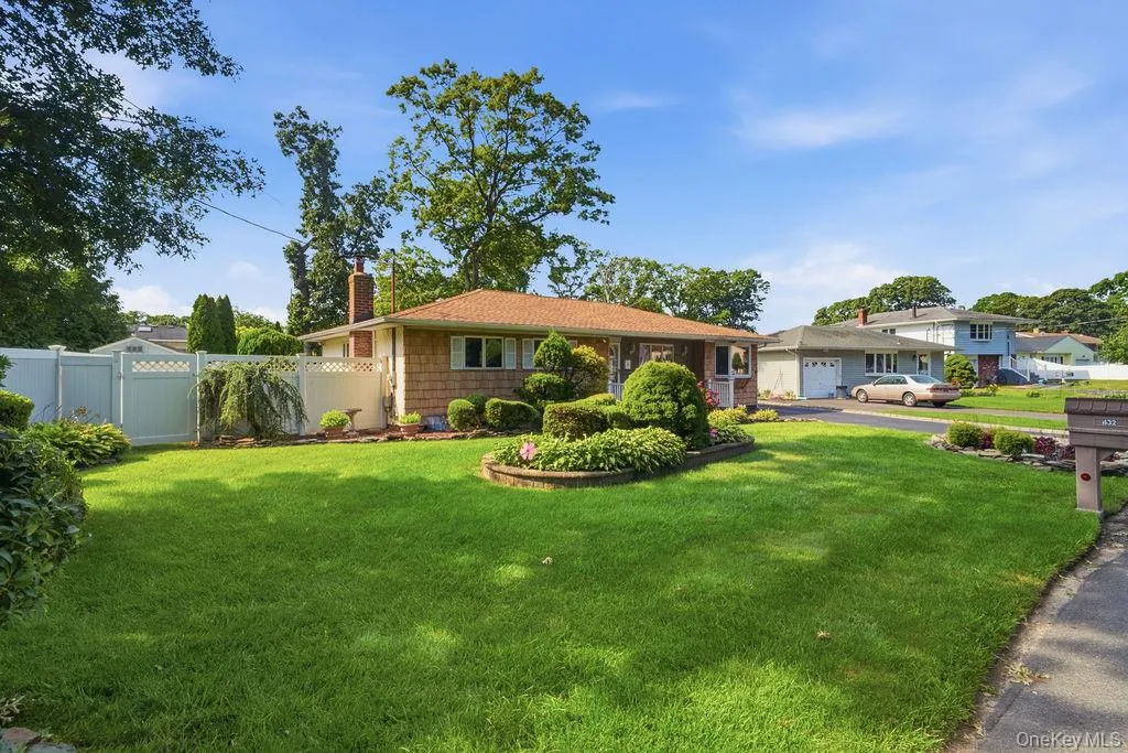 432 Wildwood Road, Islip, NY, 3 Bedrooms Bedrooms, 7 Rooms Rooms,2 BathroomsBathrooms,Residential,For Rent,Wildwood,0,1025589 432 Wildwood Road, Islip, NY, 3 Bedrooms Bedrooms, 7 Rooms Rooms,2 BathroomsBathrooms,Residential,For Rent,Wildwood,0,1025589