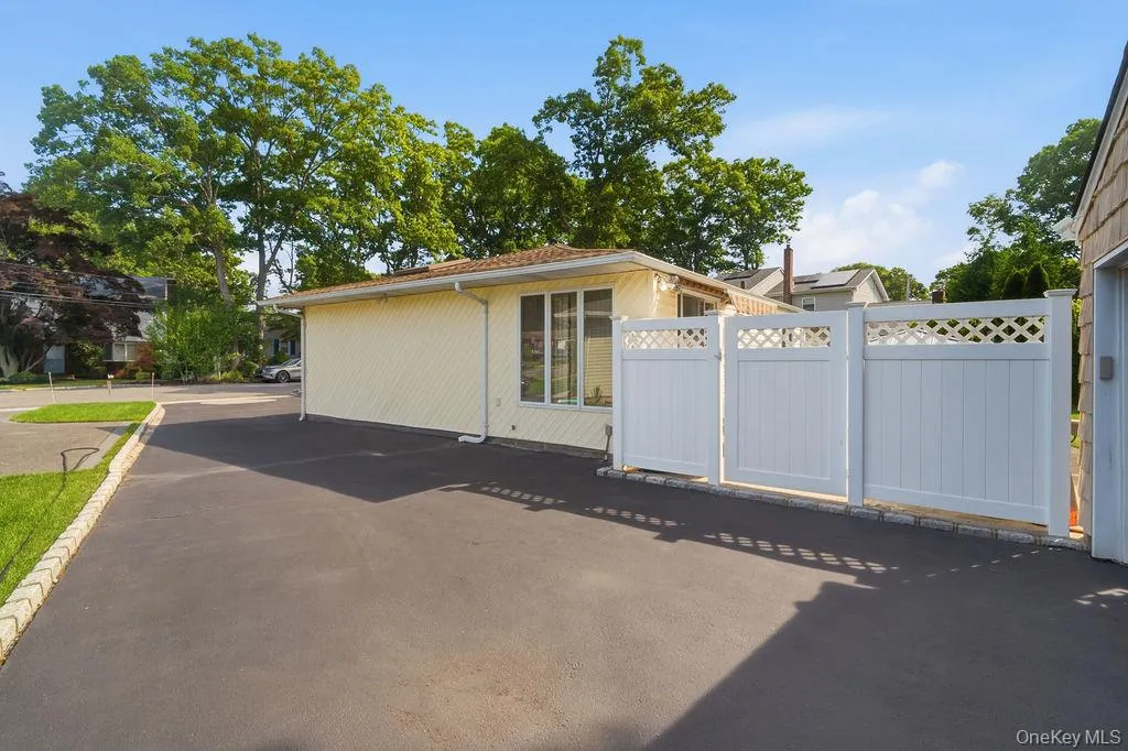 432 Wildwood Road, Islip, NY, 3 Bedrooms Bedrooms, 7 Rooms Rooms,2 BathroomsBathrooms,Residential,For Rent,Wildwood,0,1025589 432 Wildwood Road, Islip, NY, 3 Bedrooms Bedrooms, 7 Rooms Rooms,2 BathroomsBathrooms,Residential,For Rent,Wildwood,0,1025589