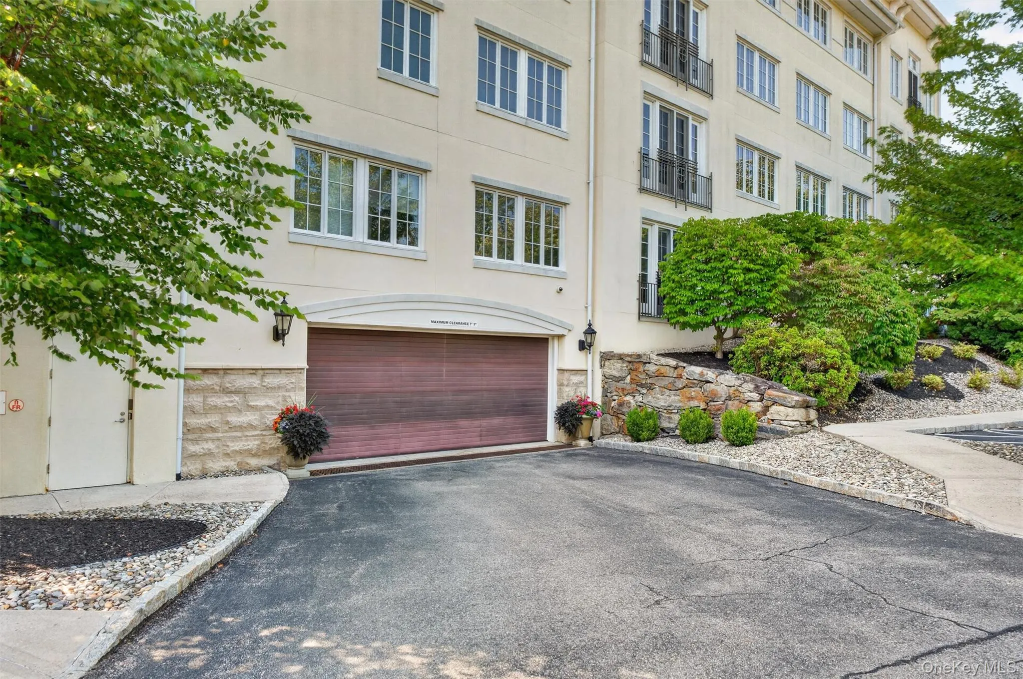 Convenient Indoor parking with direct building access. (assigned space 19A) Convenient Indoor parking with direct building access. (assigned space 19A)