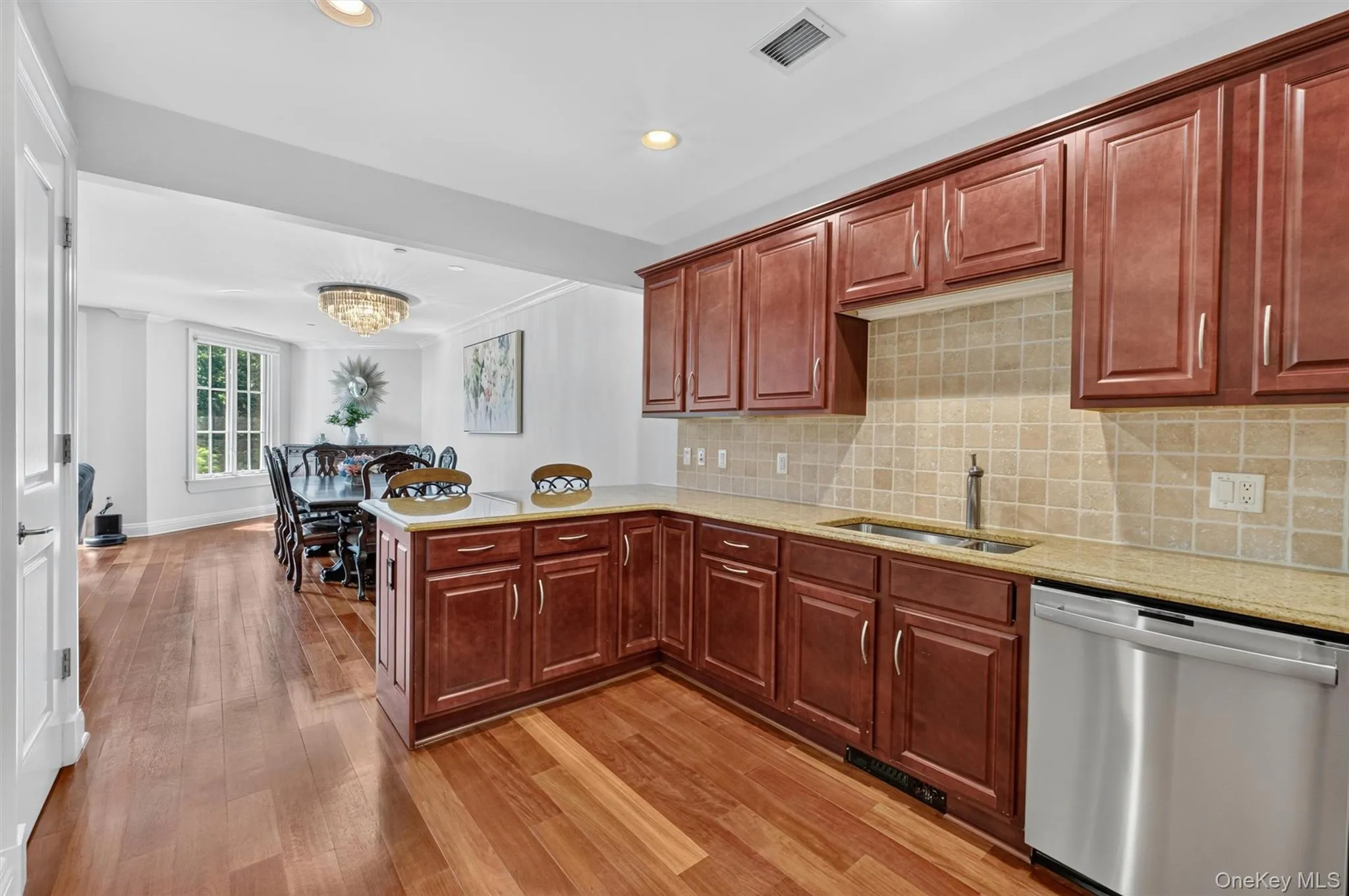 Spacious Pantry offering abundant storage. Spacious Pantry offering abundant storage.