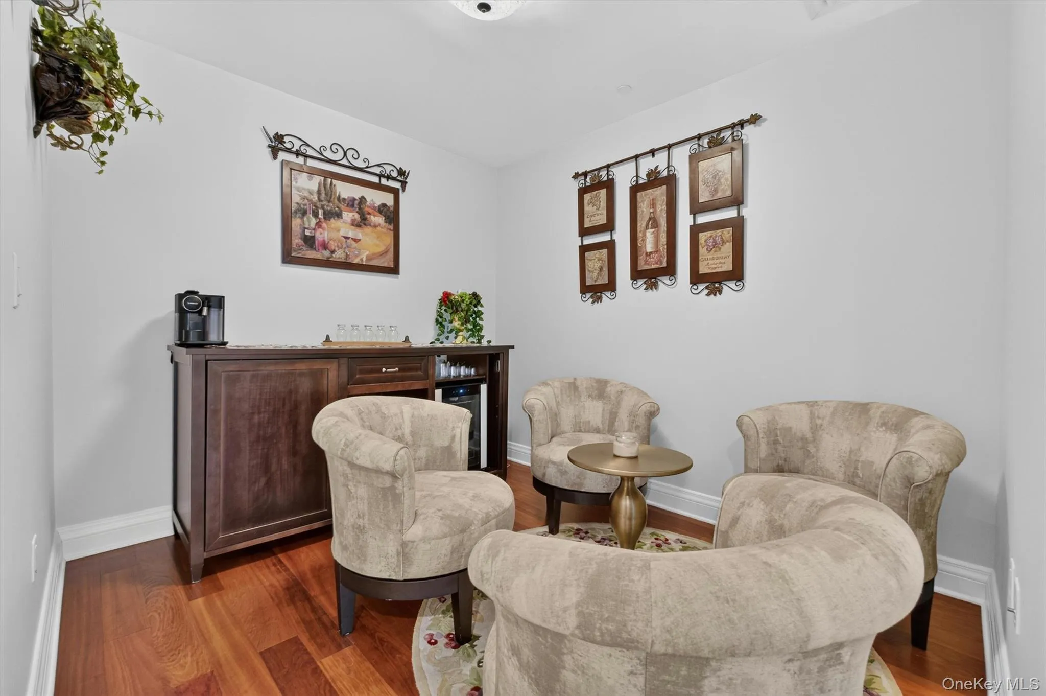 Charming Sitting Room or Lounge ideal for quiet moments or greeting guests. Charming Sitting Room or Lounge ideal for quiet moments or greeting guests.