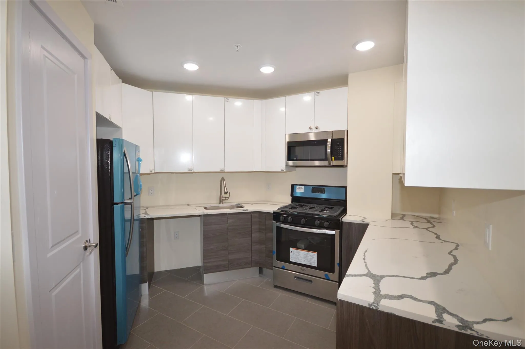 55 South Middle Neck Road, North Hempstead, NY, 2 Bedrooms Bedrooms, 5 Rooms Rooms,2 BathroomsBathrooms,Residential Lease,For Rent,South Middle Neck,0,1025593 55 South Middle Neck Road, North Hempstead, NY, 2 Bedrooms Bedrooms, 5 Rooms Rooms,2 BathroomsBathrooms,Residential Lease,For Rent,South Middle Neck,0,1025593
