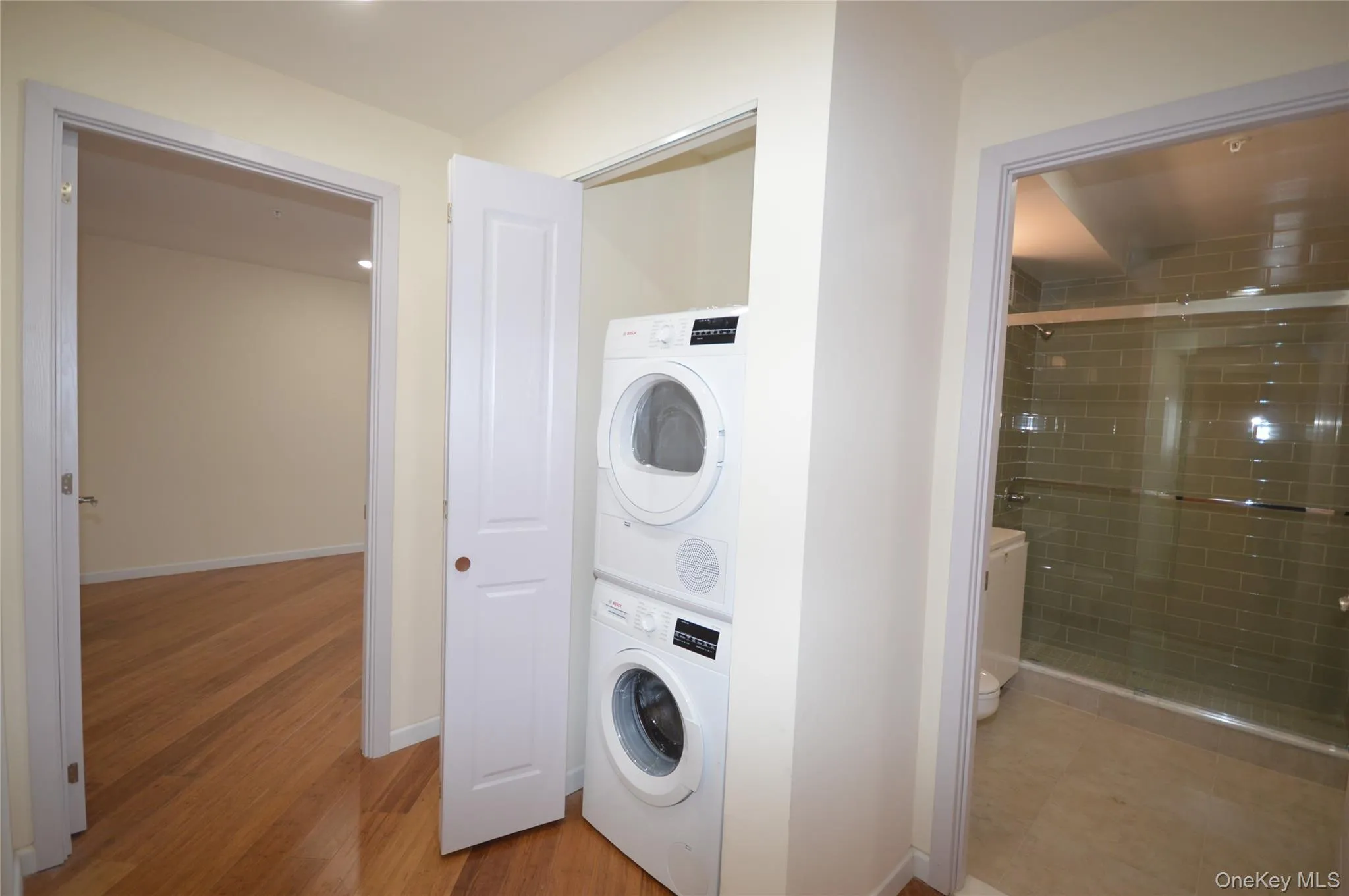 55 South Middle Neck Road, North Hempstead, NY, 2 Bedrooms Bedrooms, 5 Rooms Rooms,2 BathroomsBathrooms,Residential Lease,For Rent,South Middle Neck,0,1025593 55 South Middle Neck Road, North Hempstead, NY, 2 Bedrooms Bedrooms, 5 Rooms Rooms,2 BathroomsBathrooms,Residential Lease,For Rent,South Middle Neck,0,1025593