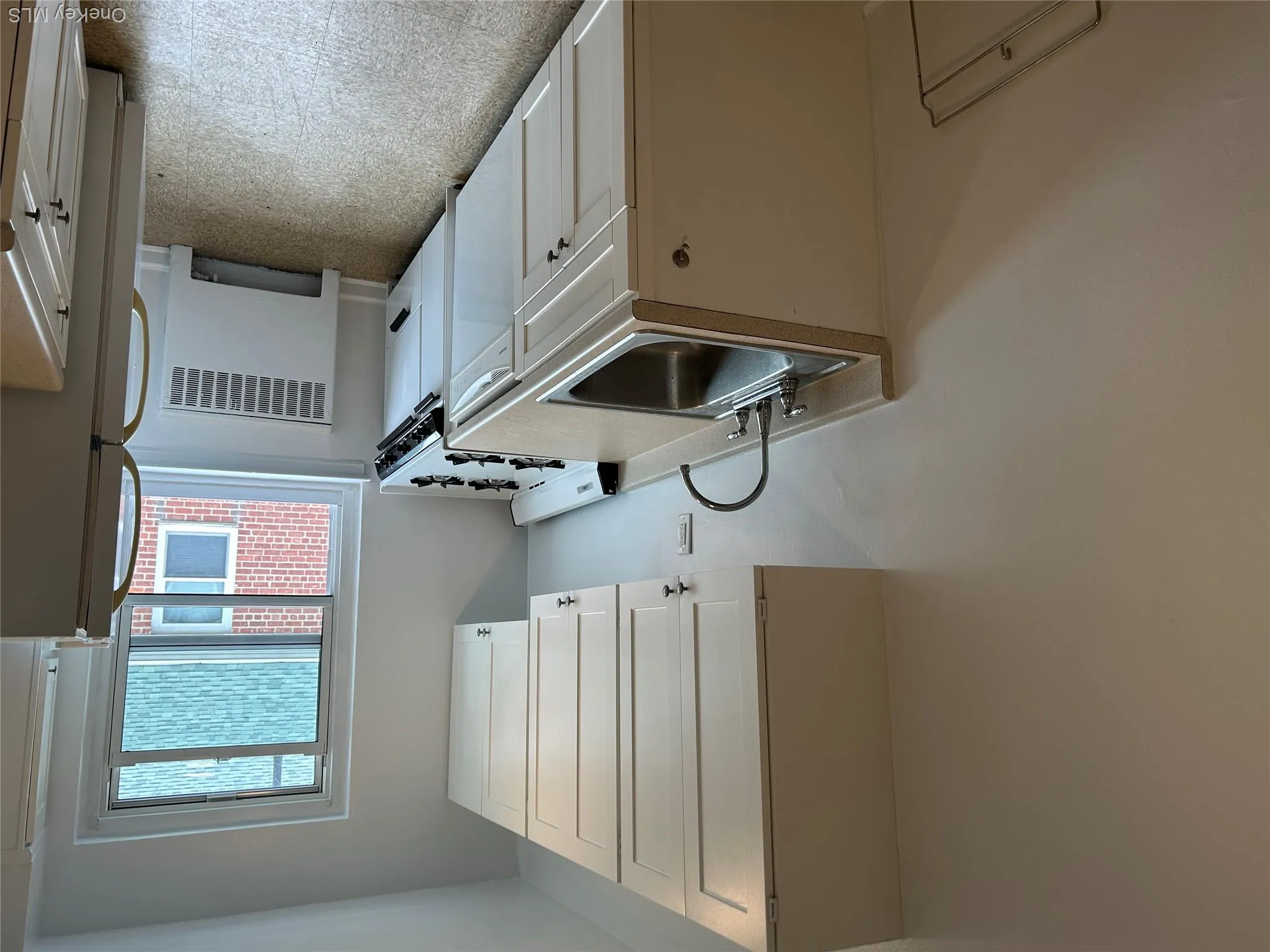 25 Dolphin Green, North Hempstead, NY, 1 Bedroom Bedrooms, 3 Rooms Rooms,1 BathroomBathrooms,Residential Lease,For Rent,Dolphin Green,0,1025596 25 Dolphin Green, North Hempstead, NY, 1 Bedroom Bedrooms, 3 Rooms Rooms,1 BathroomBathrooms,Residential Lease,For Rent,Dolphin Green,0,1025596