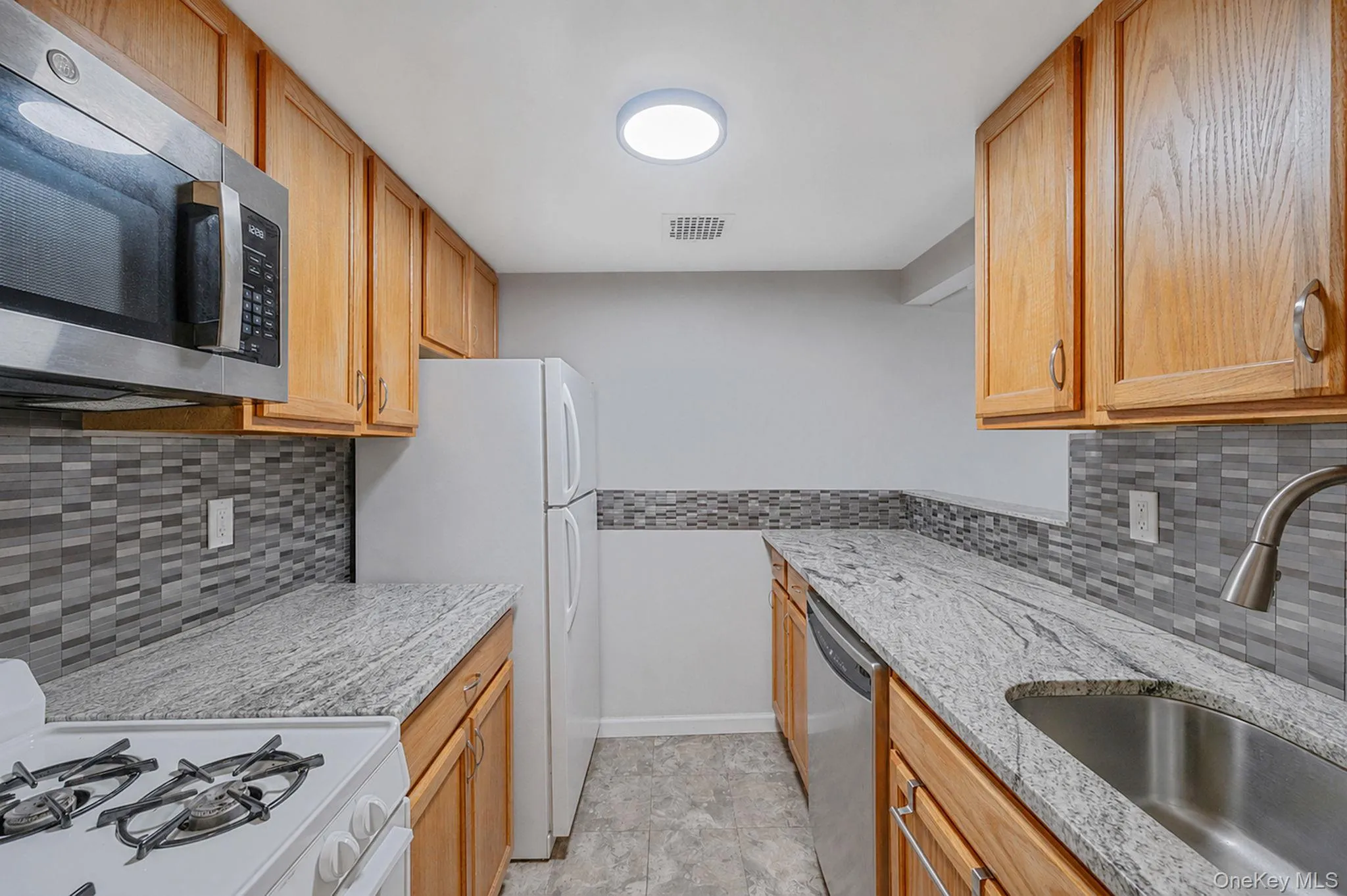 380 Fulton Street, Oyster Bay, NY, 1 Bedroom Bedrooms, 3 Rooms Rooms,1 BathroomBathrooms,Residential,For Rent,Fulton,0,1025600 380 Fulton Street, Oyster Bay, NY, 1 Bedroom Bedrooms, 3 Rooms Rooms,1 BathroomBathrooms,Residential,For Rent,Fulton,0,1025600