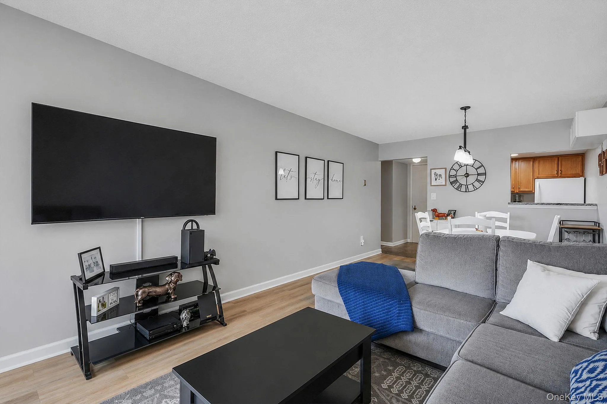 380 Fulton Street, Oyster Bay, NY, 1 Bedroom Bedrooms, 3 Rooms Rooms,1 BathroomBathrooms,Residential,For Rent,Fulton,0,1025600 380 Fulton Street, Oyster Bay, NY, 1 Bedroom Bedrooms, 3 Rooms Rooms,1 BathroomBathrooms,Residential,For Rent,Fulton,0,1025600