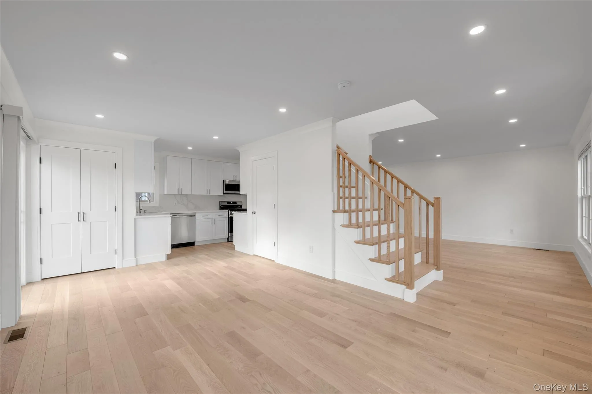 1 Manhasset Avenue, North Hempstead, NY, 4 Bedrooms Bedrooms, 7 Rooms Rooms,3 BathroomsBathrooms,Residential Lease,For Rent,Manhasset,0,1025606 1 Manhasset Avenue, North Hempstead, NY, 4 Bedrooms Bedrooms, 7 Rooms Rooms,3 BathroomsBathrooms,Residential Lease,For Rent,Manhasset,0,1025606