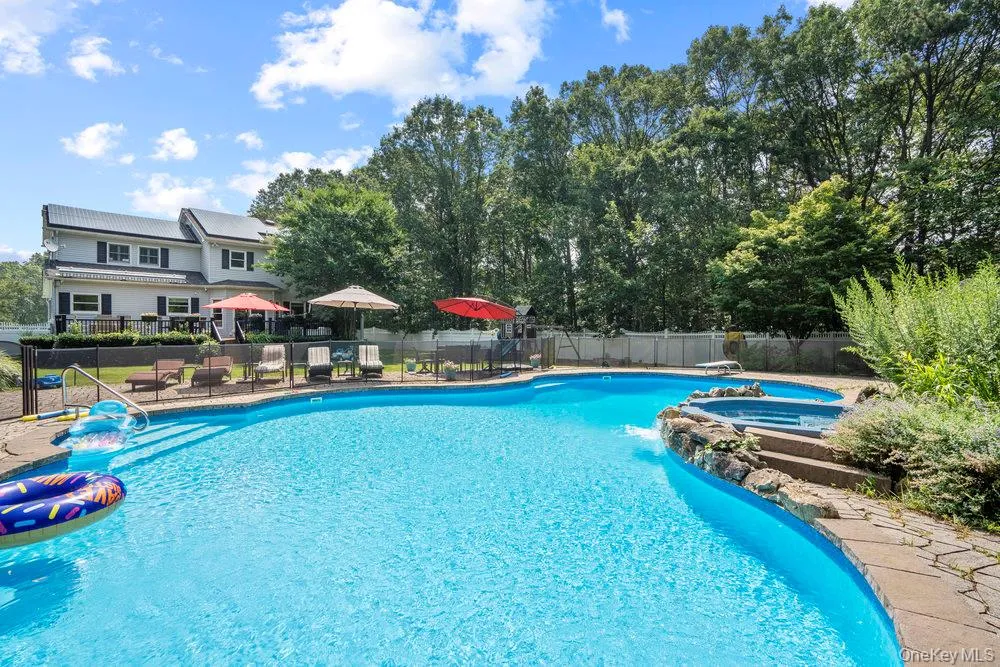 15 Victoria Court, Islip, NY, 4 Bedrooms Bedrooms, 9 Rooms Rooms,2 BathroomsBathrooms,Residential,For Rent,Victoria,0,1025608 15 Victoria Court, Islip, NY, 4 Bedrooms Bedrooms, 9 Rooms Rooms,2 BathroomsBathrooms,Residential,For Rent,Victoria,0,1025608
