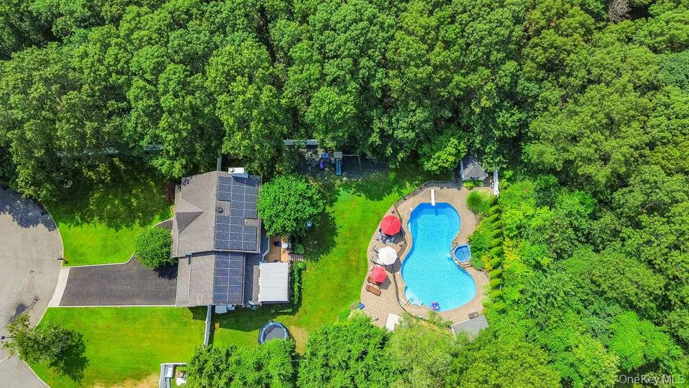 15 Victoria Court, Islip, NY, 4 Bedrooms Bedrooms, 9 Rooms Rooms,2 BathroomsBathrooms,Residential,For Rent,Victoria,0,1025608 15 Victoria Court, Islip, NY, 4 Bedrooms Bedrooms, 9 Rooms Rooms,2 BathroomsBathrooms,Residential,For Rent,Victoria,0,1025608