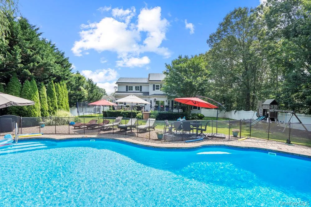 15 Victoria Court, Islip, NY, 4 Bedrooms Bedrooms, 9 Rooms Rooms,2 BathroomsBathrooms,Residential,For Rent,Victoria,0,1025608 15 Victoria Court, Islip, NY, 4 Bedrooms Bedrooms, 9 Rooms Rooms,2 BathroomsBathrooms,Residential,For Rent,Victoria,0,1025608