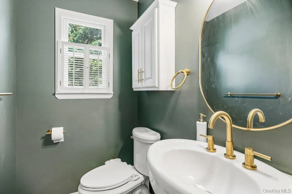 15 Victoria Court, Islip, NY, 4 Bedrooms Bedrooms, 9 Rooms Rooms,2 BathroomsBathrooms,Residential,For Rent,Victoria,0,1025608 15 Victoria Court, Islip, NY, 4 Bedrooms Bedrooms, 9 Rooms Rooms,2 BathroomsBathrooms,Residential,For Rent,Victoria,0,1025608