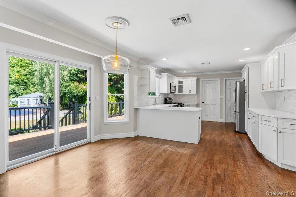 15 Victoria Court, Islip, NY, 4 Bedrooms Bedrooms, 9 Rooms Rooms,2 BathroomsBathrooms,Residential,For Rent,Victoria,0,1025608 15 Victoria Court, Islip, NY, 4 Bedrooms Bedrooms, 9 Rooms Rooms,2 BathroomsBathrooms,Residential,For Rent,Victoria,0,1025608