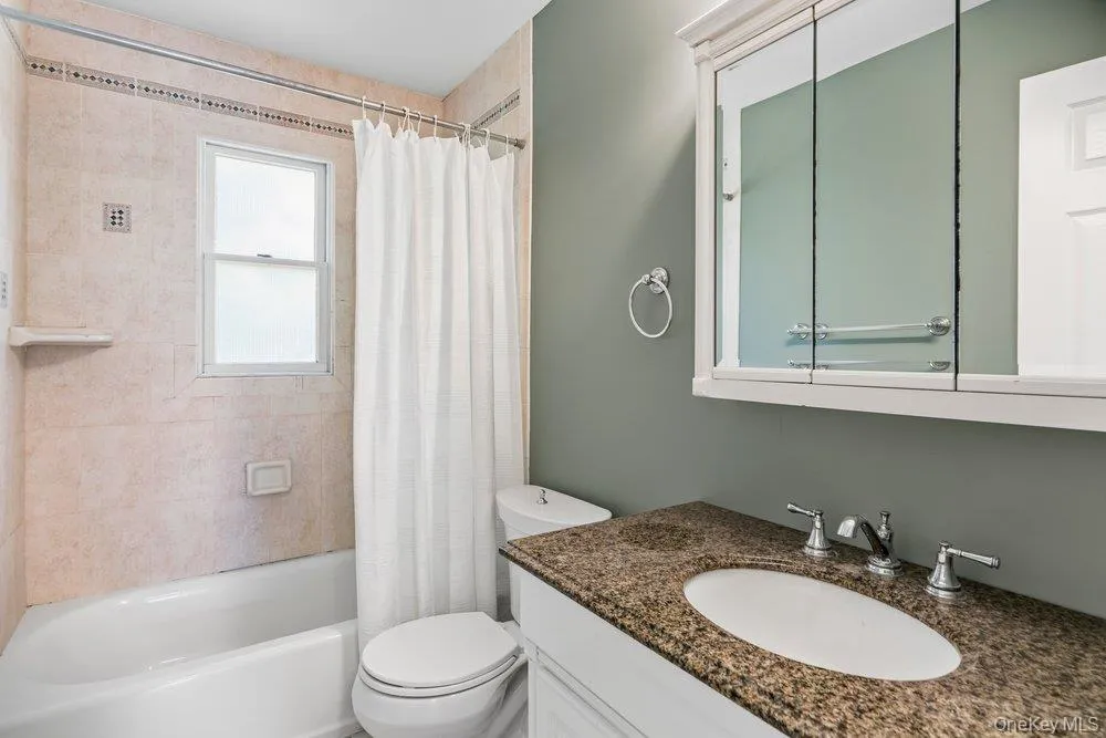 15 Victoria Court, Islip, NY, 4 Bedrooms Bedrooms, 9 Rooms Rooms,2 BathroomsBathrooms,Residential,For Rent,Victoria,0,1025608 15 Victoria Court, Islip, NY, 4 Bedrooms Bedrooms, 9 Rooms Rooms,2 BathroomsBathrooms,Residential,For Rent,Victoria,0,1025608