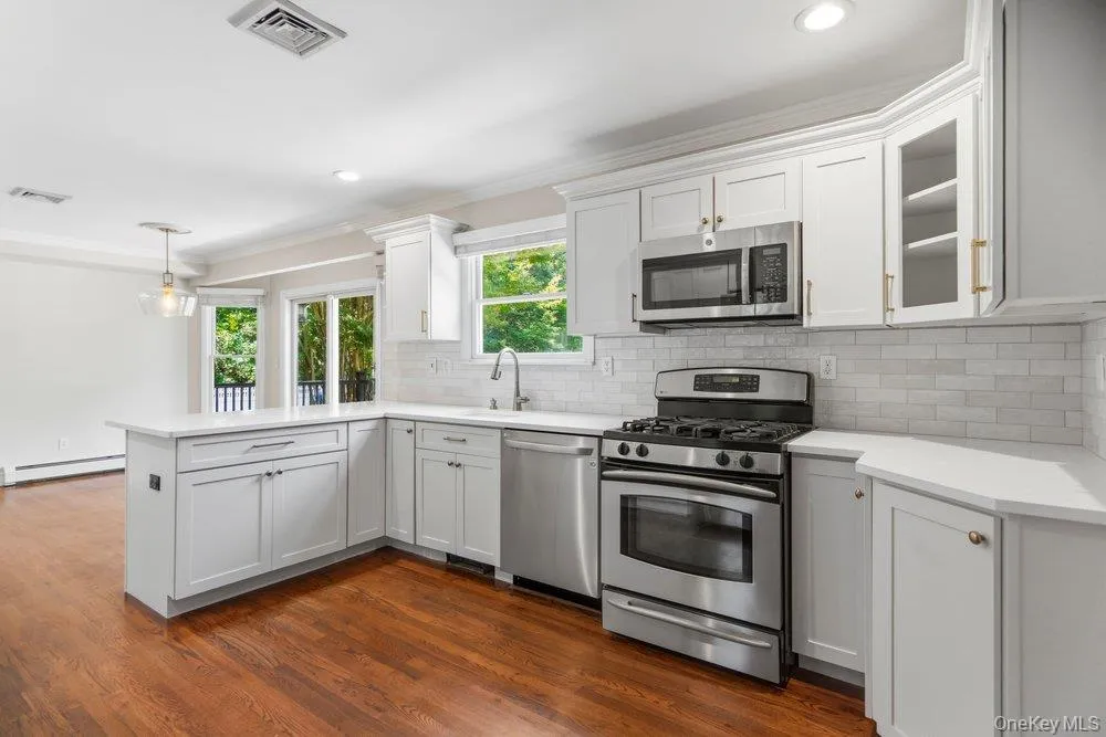 15 Victoria Court, Islip, NY, 4 Bedrooms Bedrooms, 9 Rooms Rooms,2 BathroomsBathrooms,Residential,For Rent,Victoria,0,1025608 15 Victoria Court, Islip, NY, 4 Bedrooms Bedrooms, 9 Rooms Rooms,2 BathroomsBathrooms,Residential,For Rent,Victoria,0,1025608
